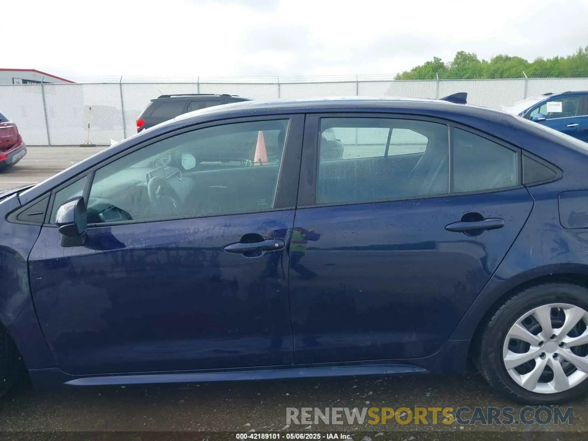 14 Photograph of a damaged car 5YFEPMAE4MP260948 TOYOTA COROLLA 2021