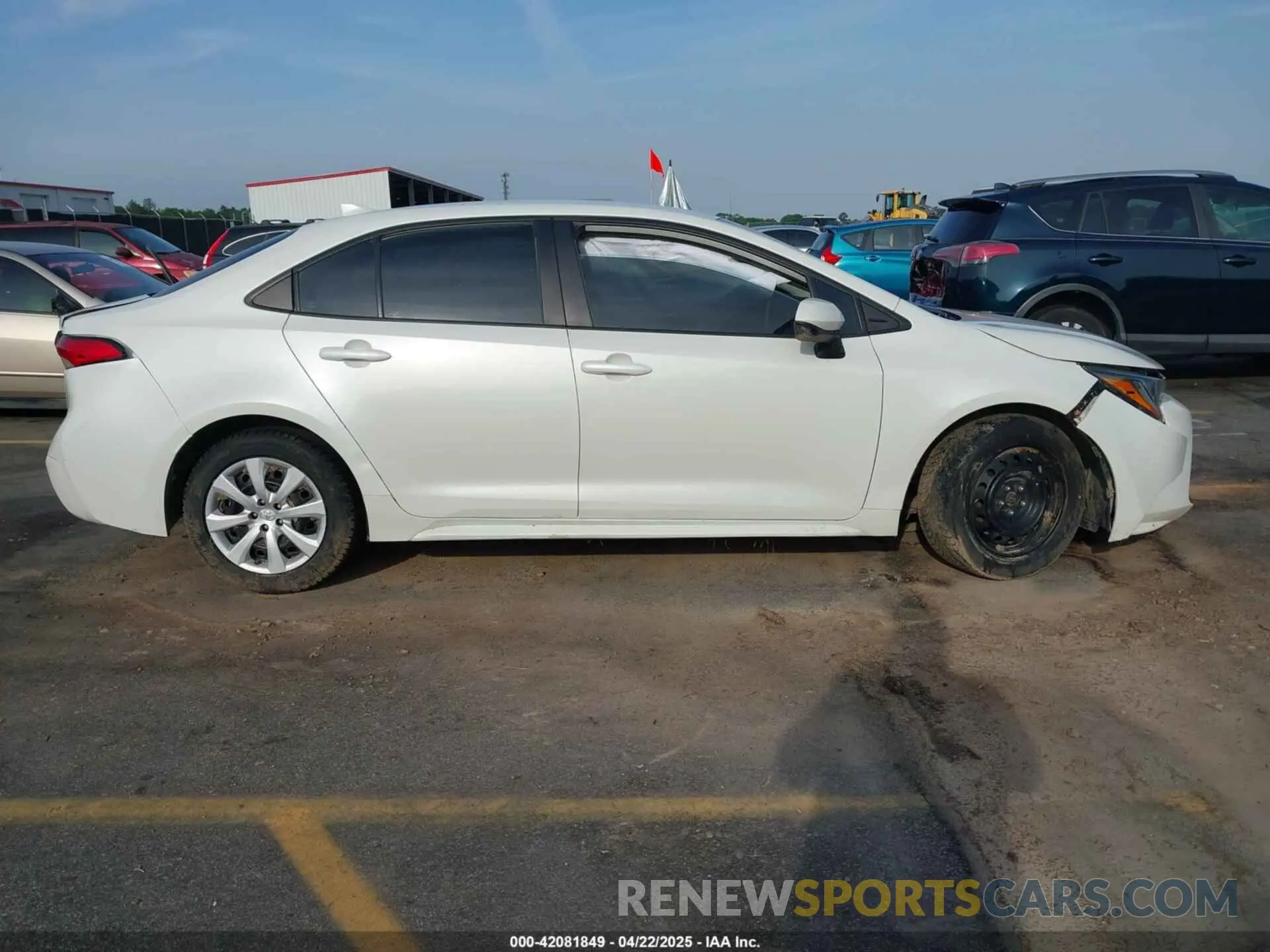 13 Photograph of a damaged car 5YFEPMAE5MP163371 TOYOTA COROLLA 2021