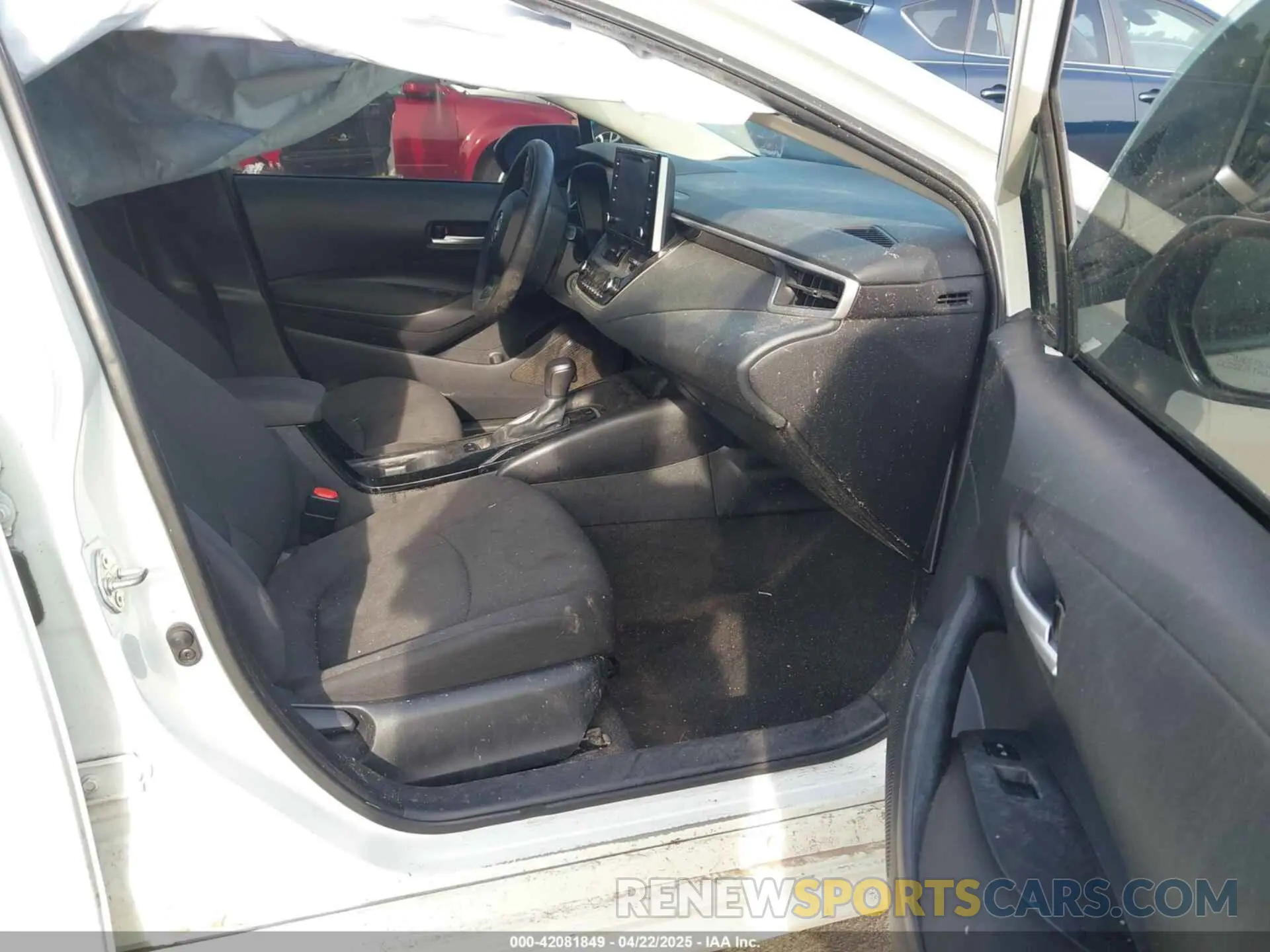 5 Photograph of a damaged car 5YFEPMAE5MP163371 TOYOTA COROLLA 2021