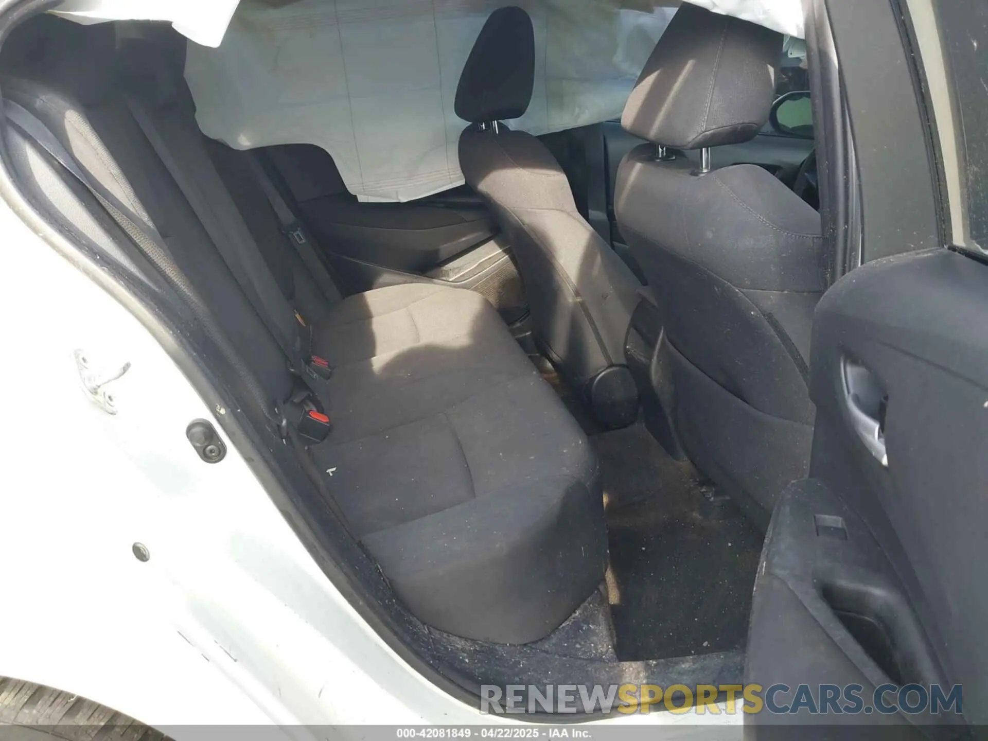 8 Photograph of a damaged car 5YFEPMAE5MP163371 TOYOTA COROLLA 2021