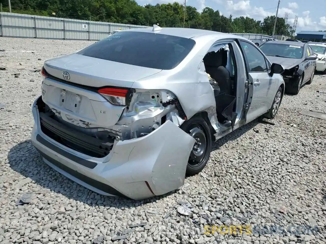 4 Photograph of a damaged car 5YFEPMAE5MP171230 TOYOTA COROLLA 2021