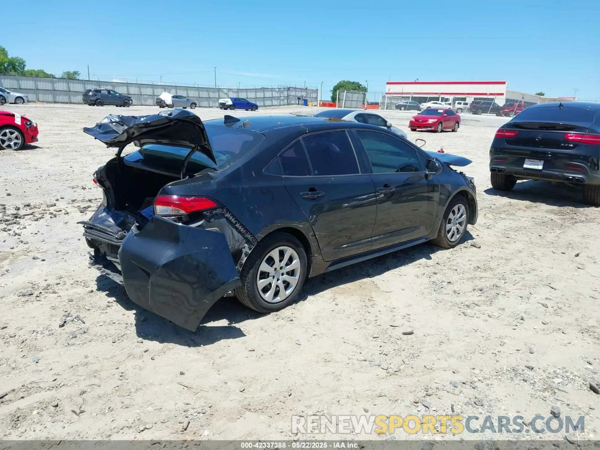 4 Photograph of a damaged car 5YFEPMAE5MP174063 TOYOTA COROLLA 2021