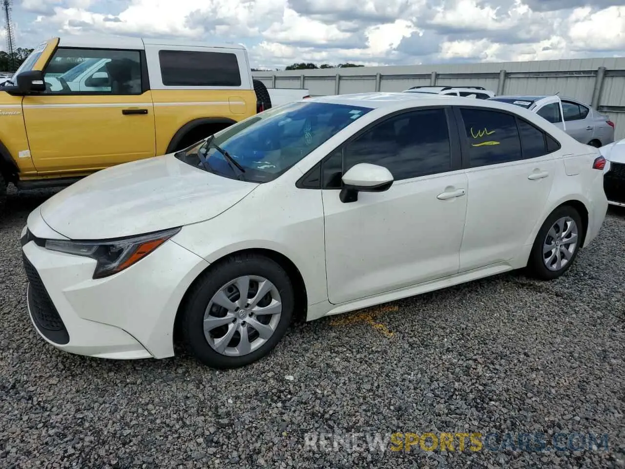 1 Photograph of a damaged car 5YFEPMAE5MP176041 TOYOTA COROLLA 2021