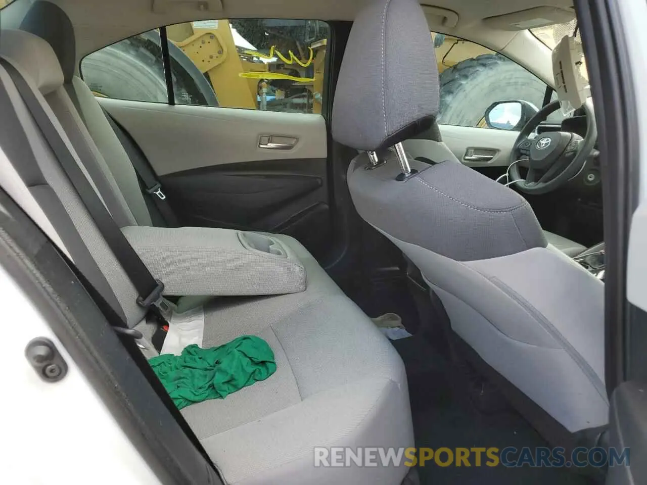 10 Photograph of a damaged car 5YFEPMAE5MP176041 TOYOTA COROLLA 2021
