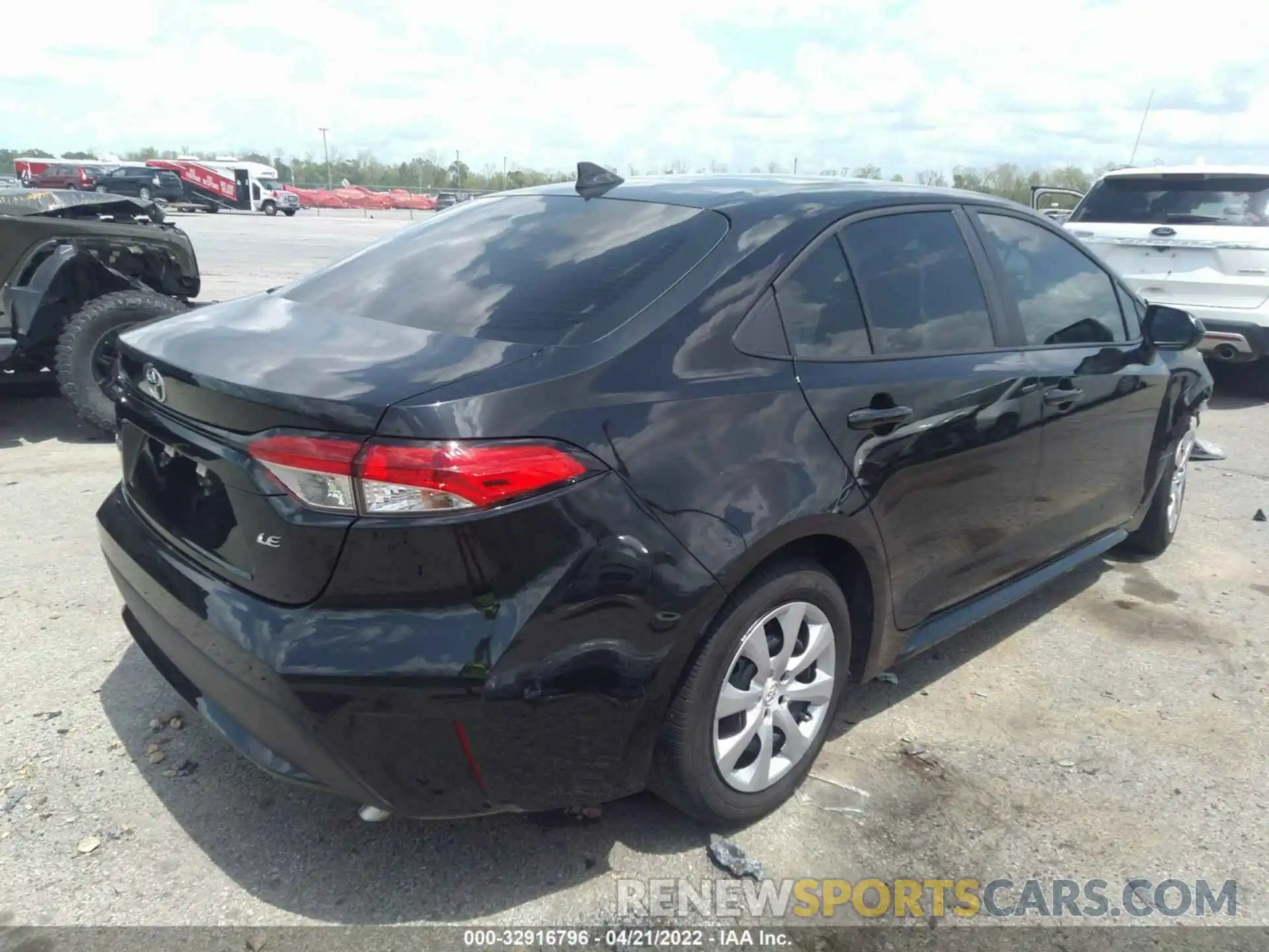 4 Photograph of a damaged car 5YFEPMAE5MP179277 TOYOTA COROLLA 2021