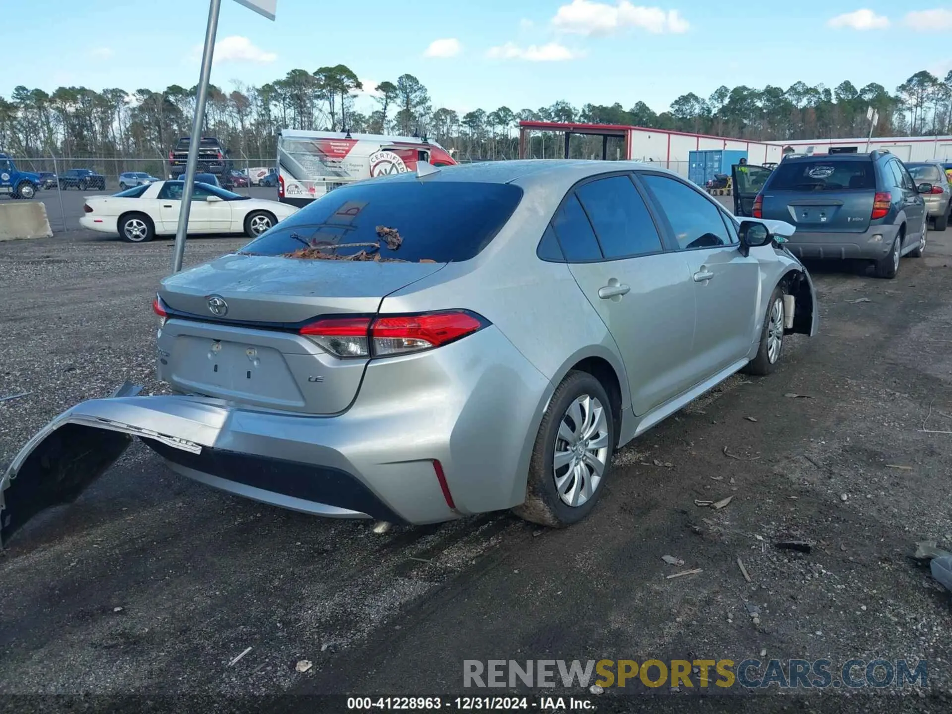 4 Photograph of a damaged car 5YFEPMAE5MP181367 TOYOTA COROLLA 2021