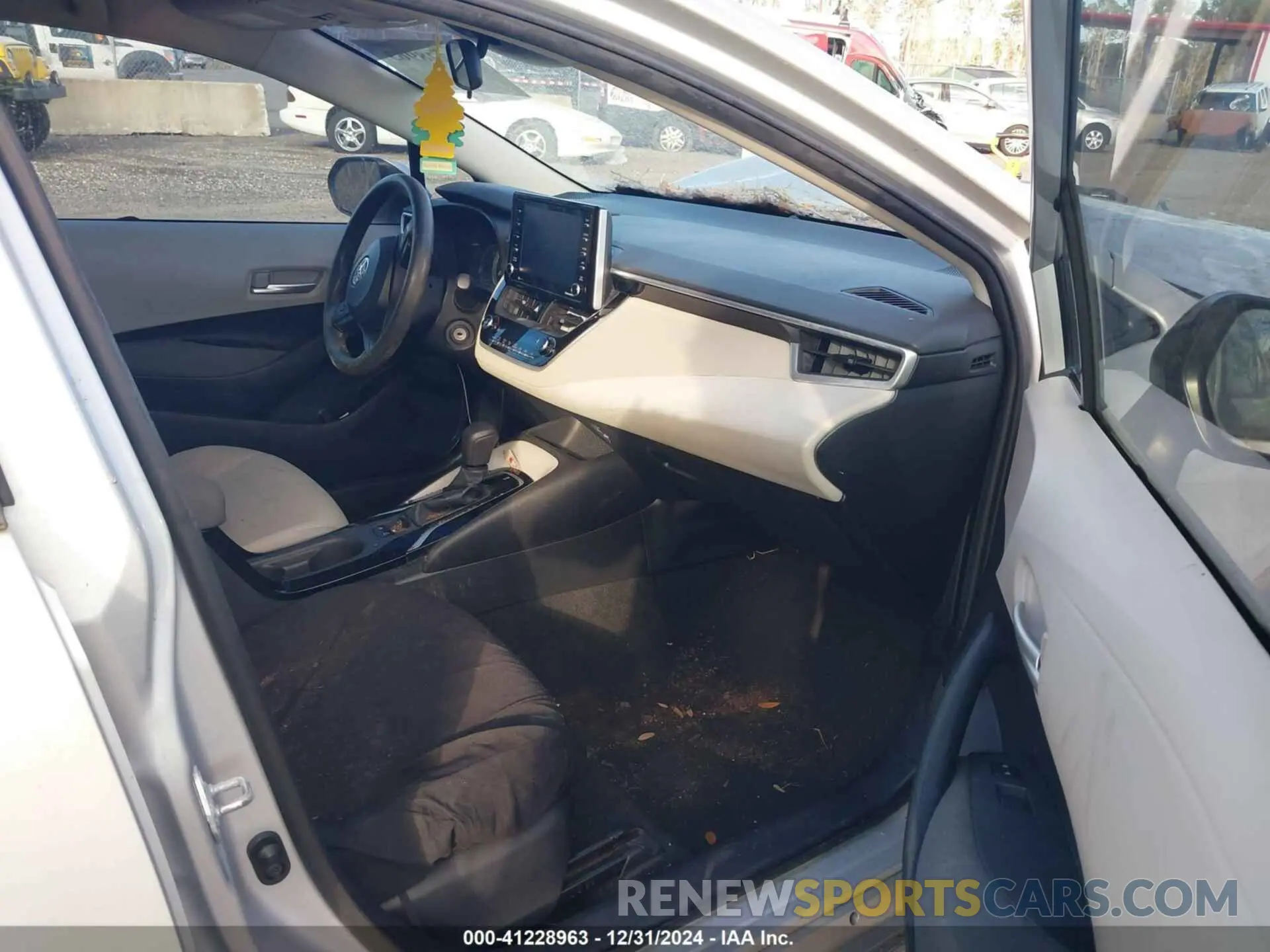 5 Photograph of a damaged car 5YFEPMAE5MP181367 TOYOTA COROLLA 2021