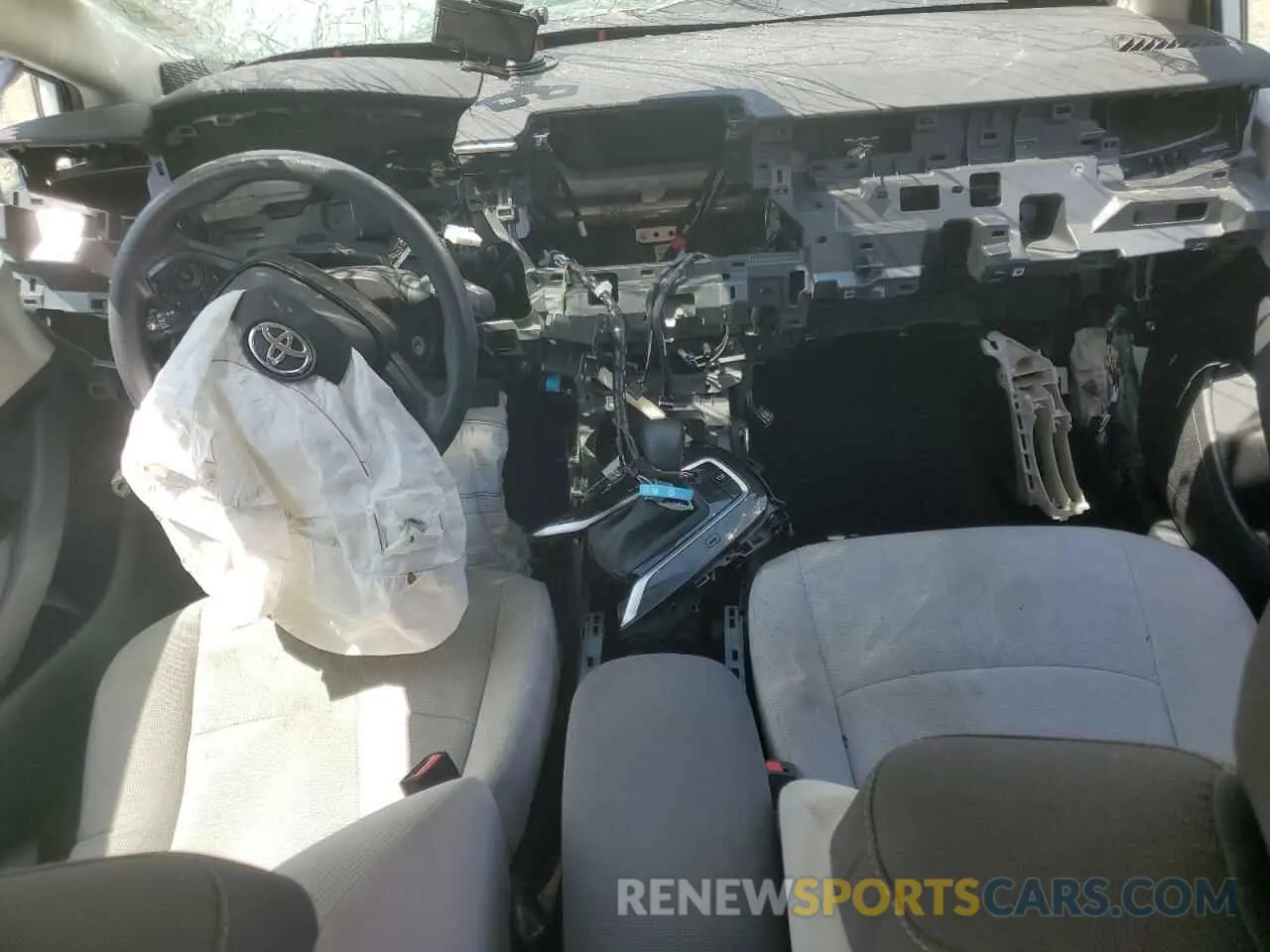 8 Photograph of a damaged car 5YFEPMAE5MP181806 TOYOTA COROLLA 2021