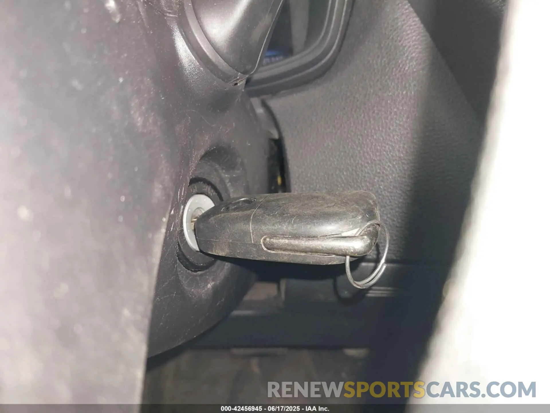11 Photograph of a damaged car 5YFEPMAE5MP186956 TOYOTA COROLLA 2021