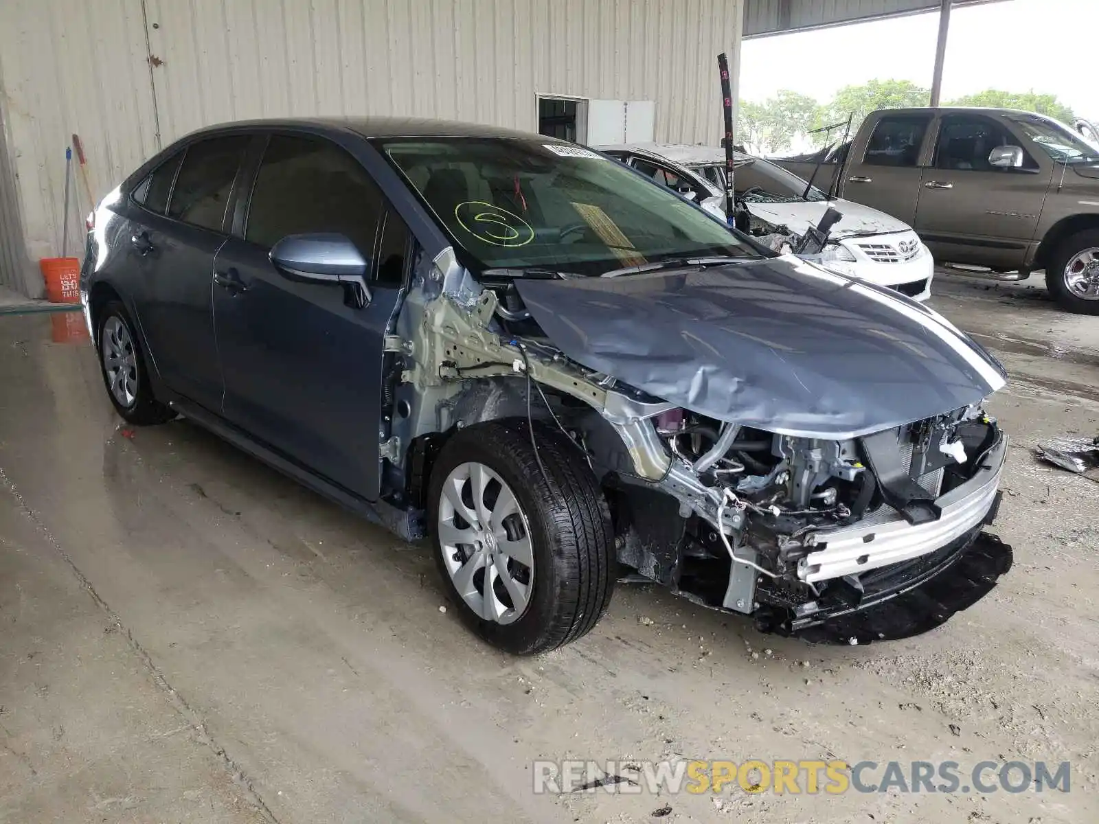 1 Photograph of a damaged car 5YFEPMAE5MP195057 TOYOTA COROLLA 2021