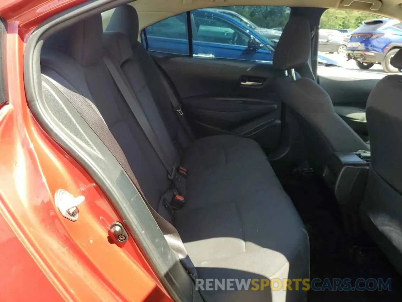10 Photograph of a damaged car 5YFEPMAE5MP210964 TOYOTA COROLLA 2021