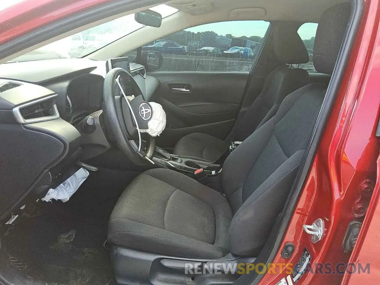 7 Photograph of a damaged car 5YFEPMAE5MP210964 TOYOTA COROLLA 2021