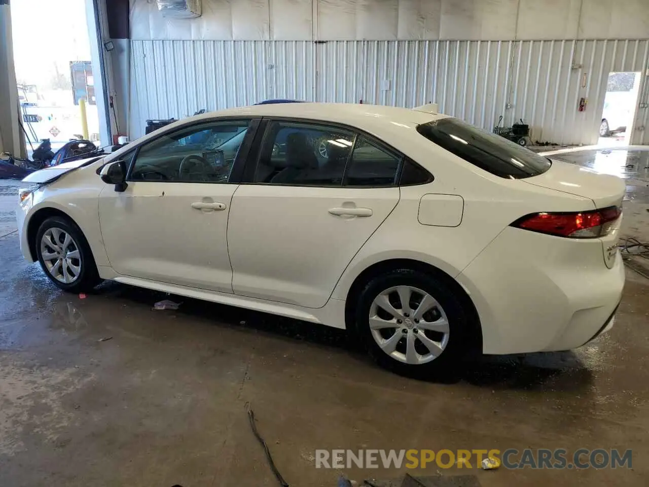 2 Photograph of a damaged car 5YFEPMAE5MP212522 TOYOTA COROLLA 2021
