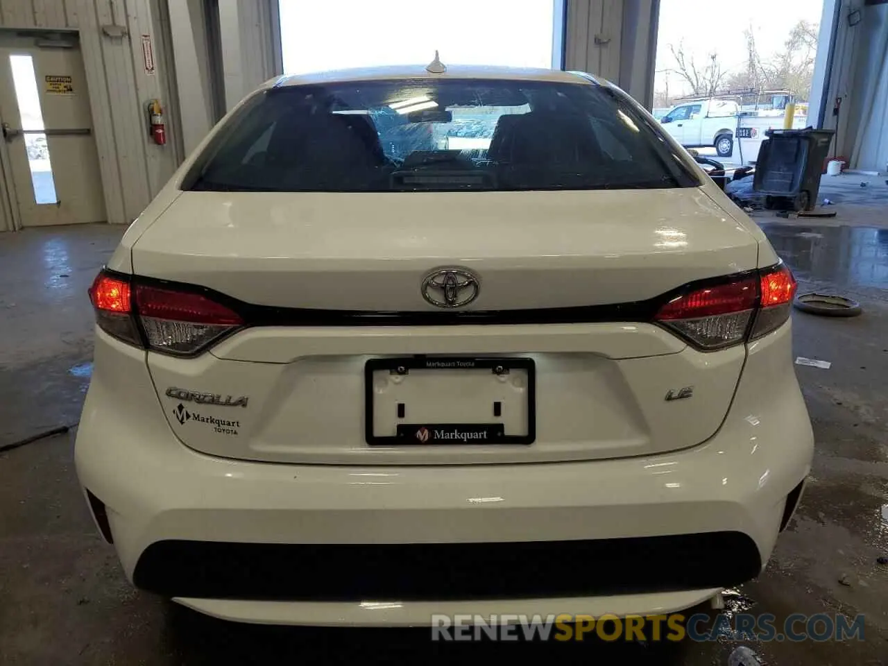 6 Photograph of a damaged car 5YFEPMAE5MP212522 TOYOTA COROLLA 2021