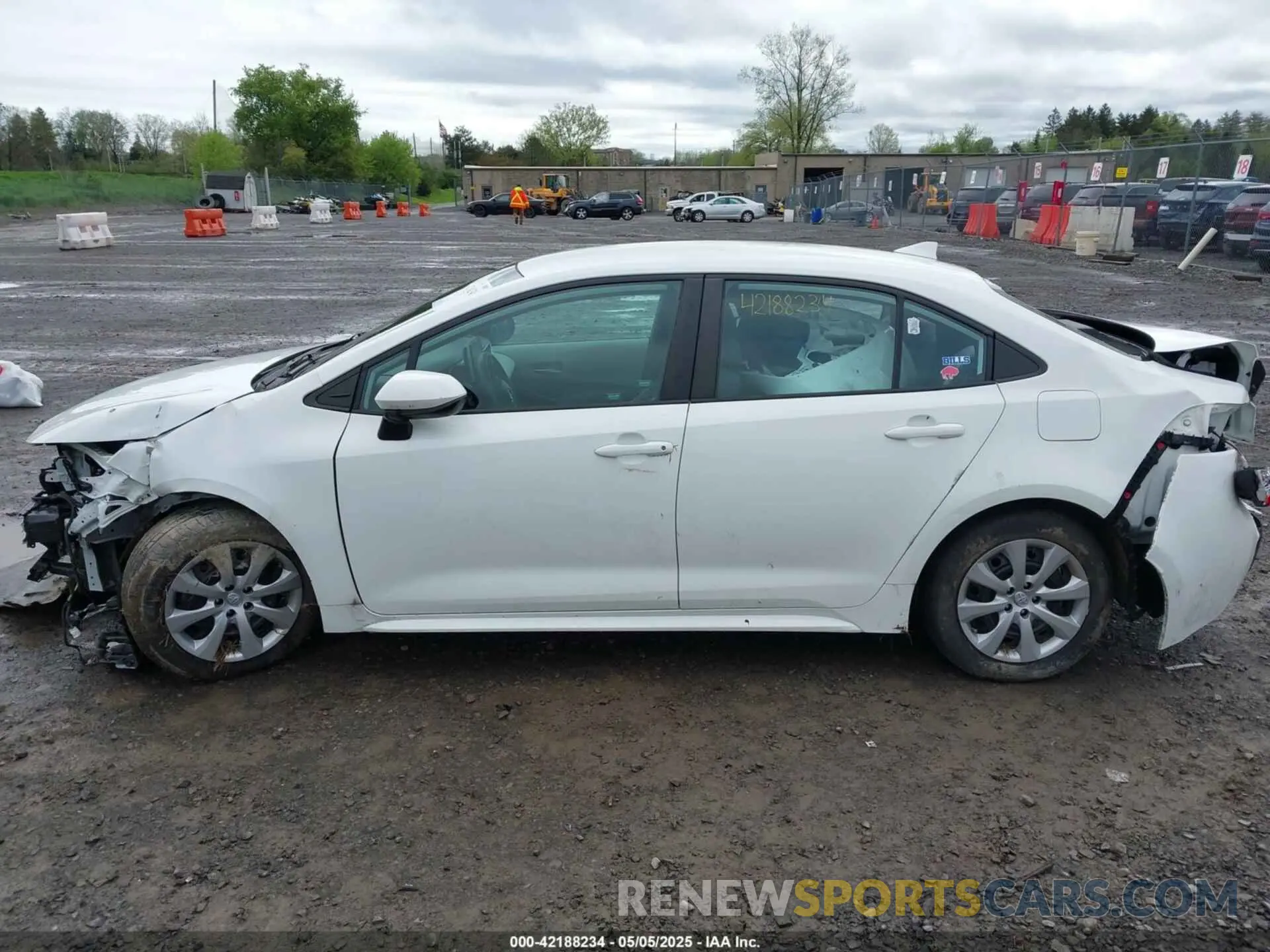 14 Photograph of a damaged car 5YFEPMAE5MP216327 TOYOTA COROLLA 2021