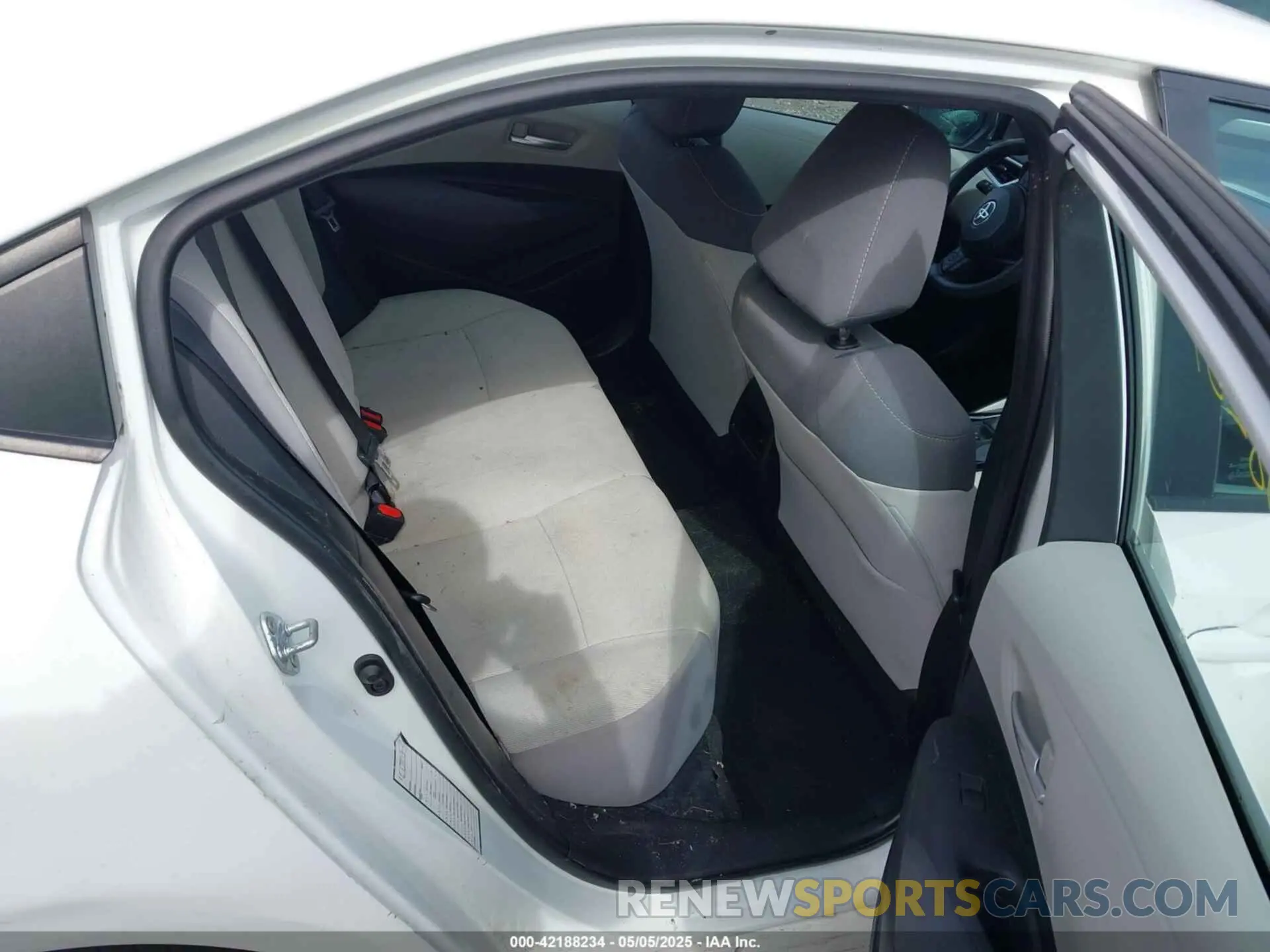 8 Photograph of a damaged car 5YFEPMAE5MP216327 TOYOTA COROLLA 2021