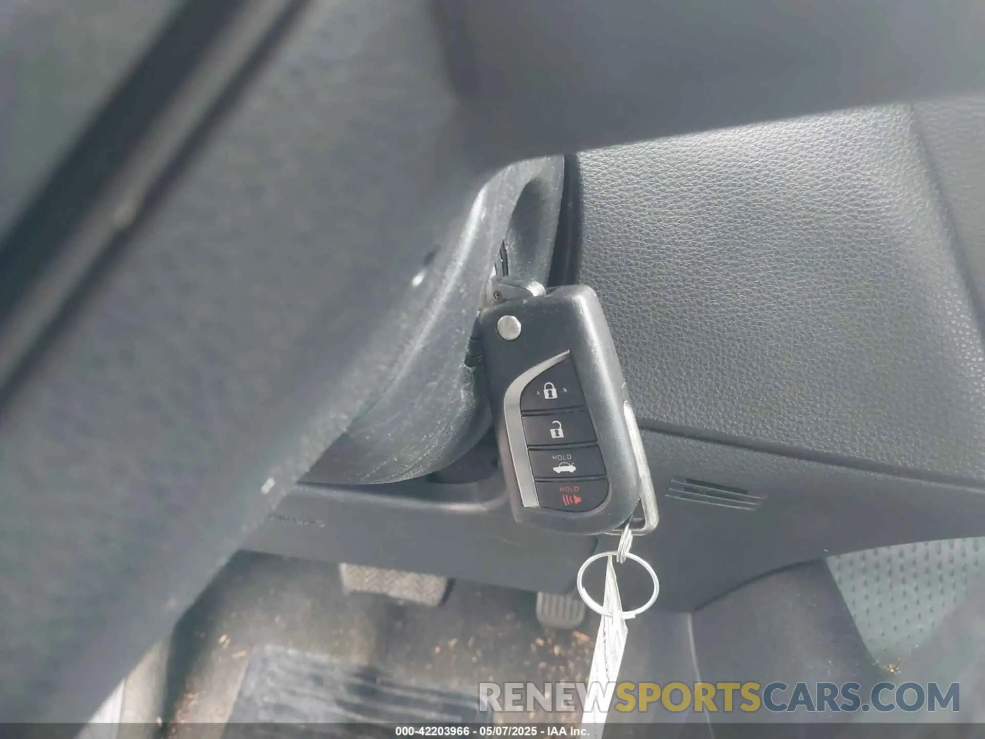 11 Photograph of a damaged car 5YFEPMAE5MP219003 TOYOTA COROLLA 2021