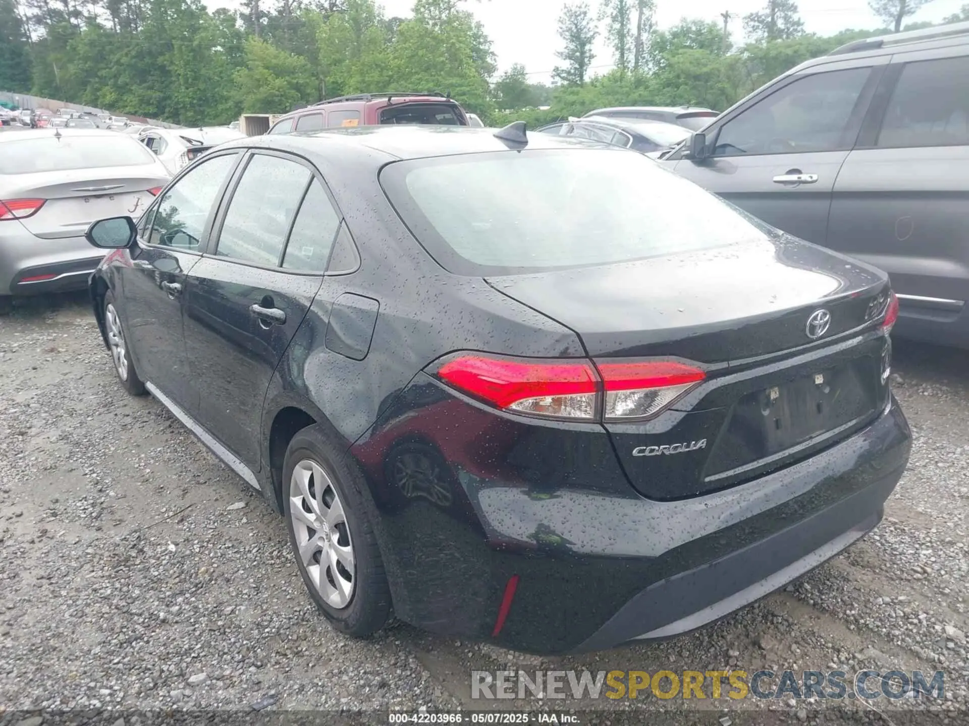 3 Photograph of a damaged car 5YFEPMAE5MP219003 TOYOTA COROLLA 2021