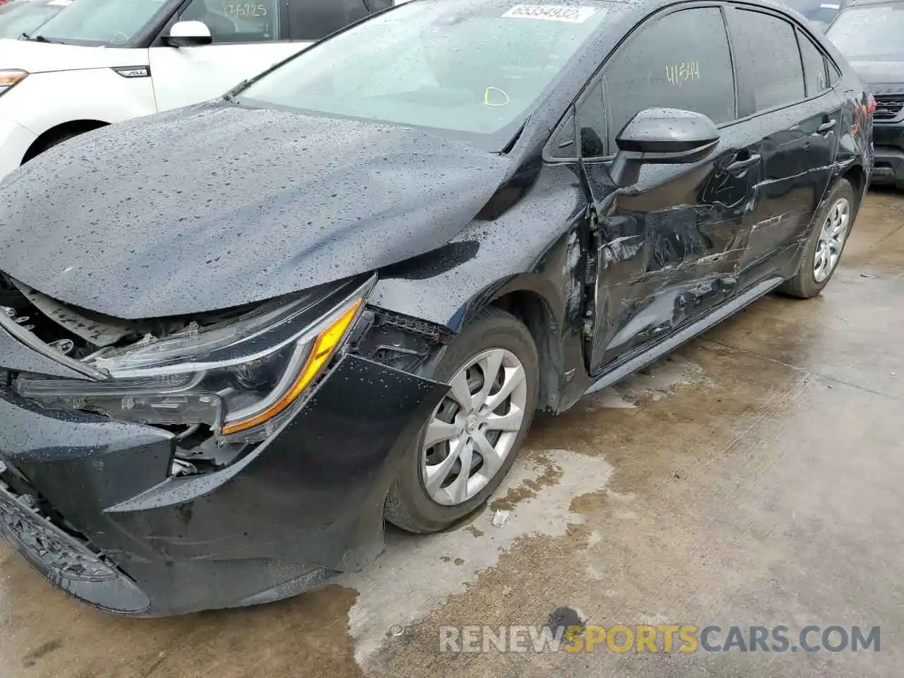 9 Photograph of a damaged car 5YFEPMAE5MP225657 TOYOTA COROLLA 2021