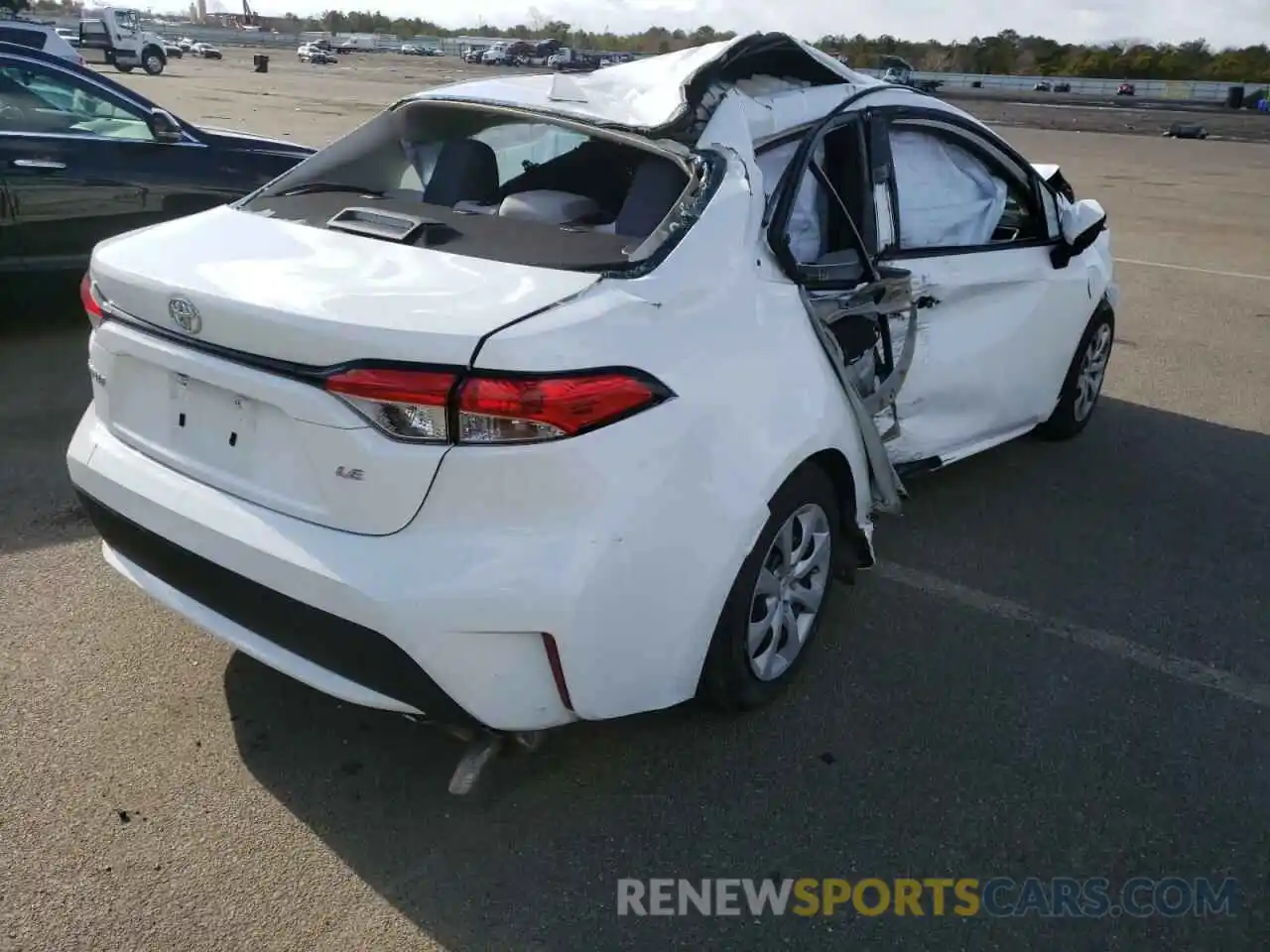 4 Photograph of a damaged car 5YFEPMAE5MP231569 TOYOTA COROLLA 2021