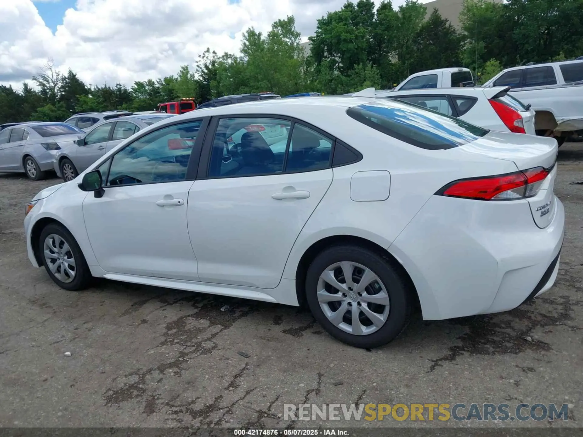 14 Photograph of a damaged car 5YFEPMAE5MP236187 TOYOTA COROLLA 2021