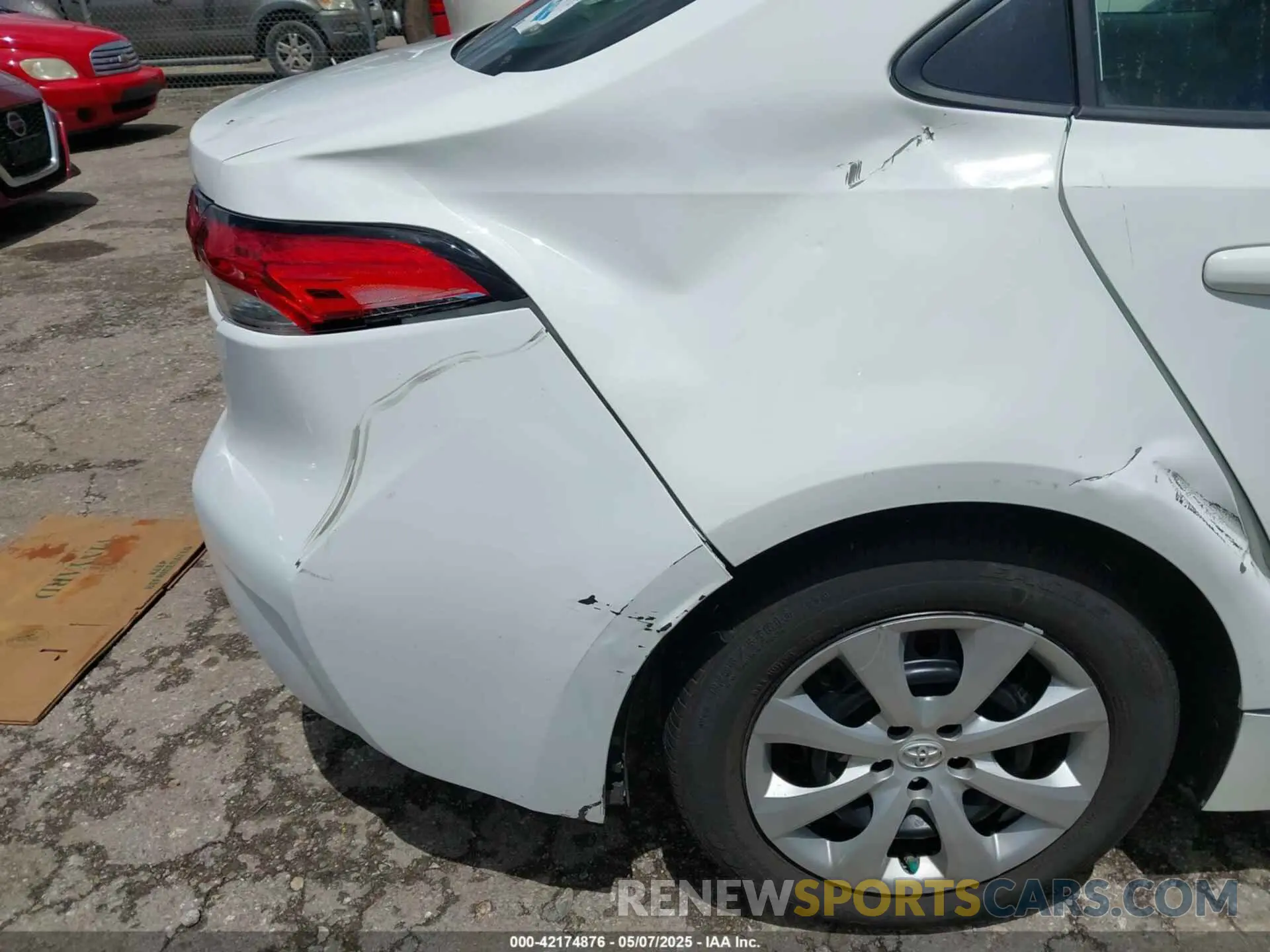 17 Photograph of a damaged car 5YFEPMAE5MP236187 TOYOTA COROLLA 2021