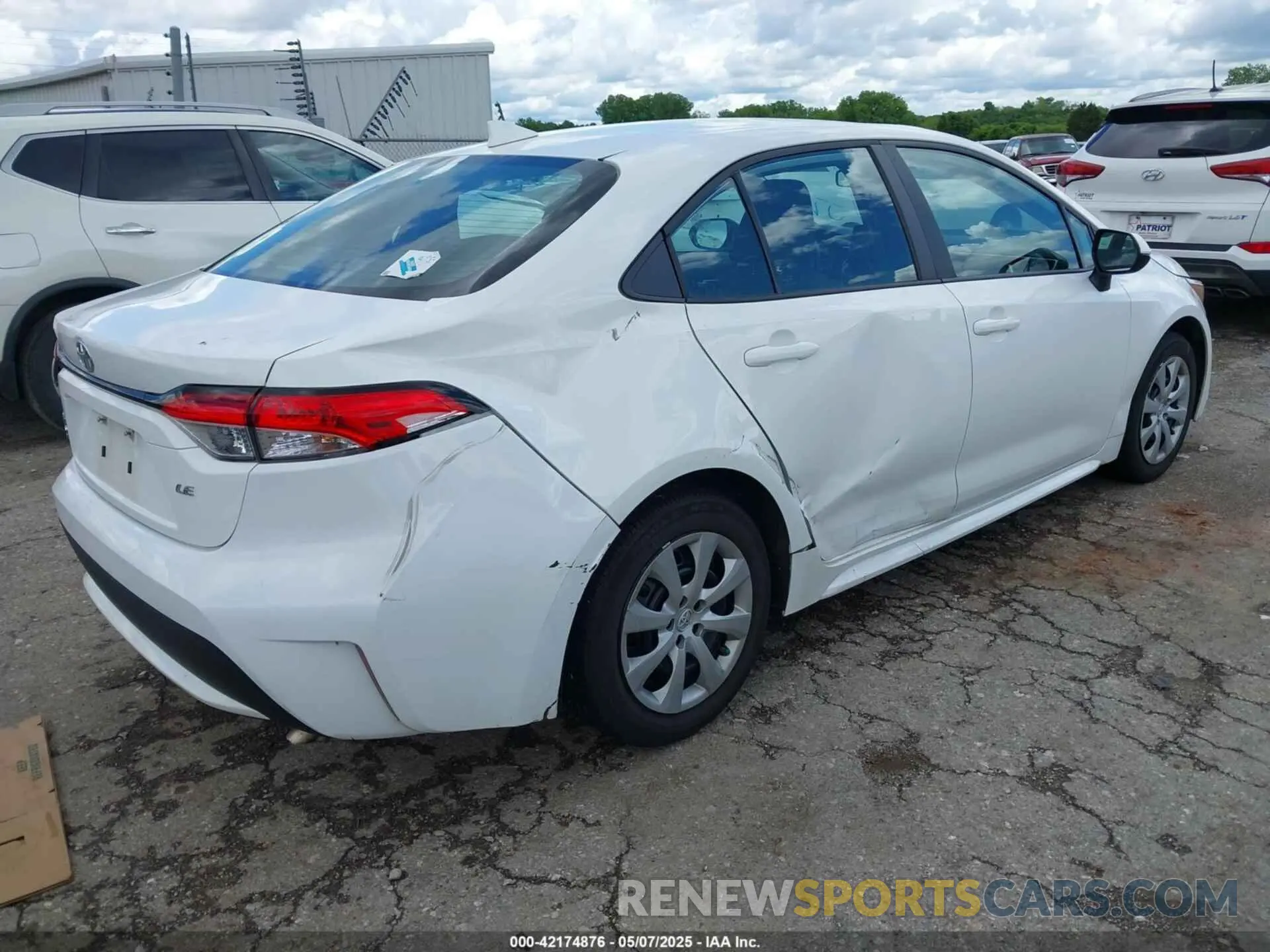 4 Photograph of a damaged car 5YFEPMAE5MP236187 TOYOTA COROLLA 2021