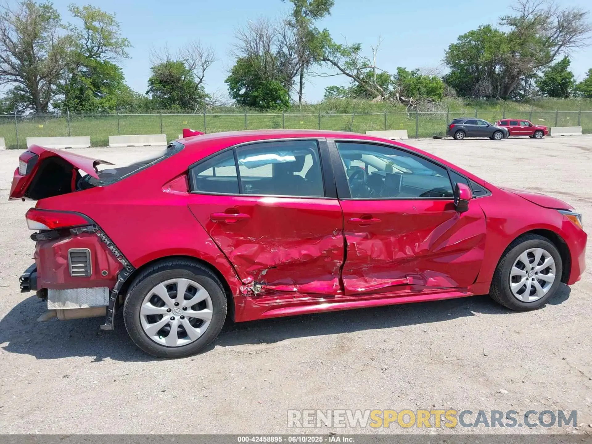 14 Photograph of a damaged car 5YFEPMAE5MP238229 TOYOTA COROLLA 2021