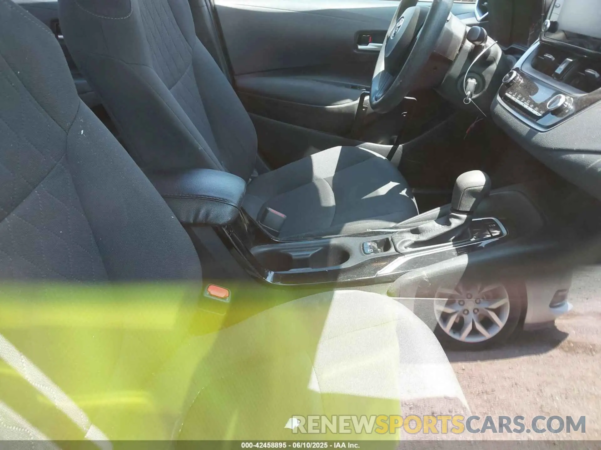 5 Photograph of a damaged car 5YFEPMAE5MP238229 TOYOTA COROLLA 2021