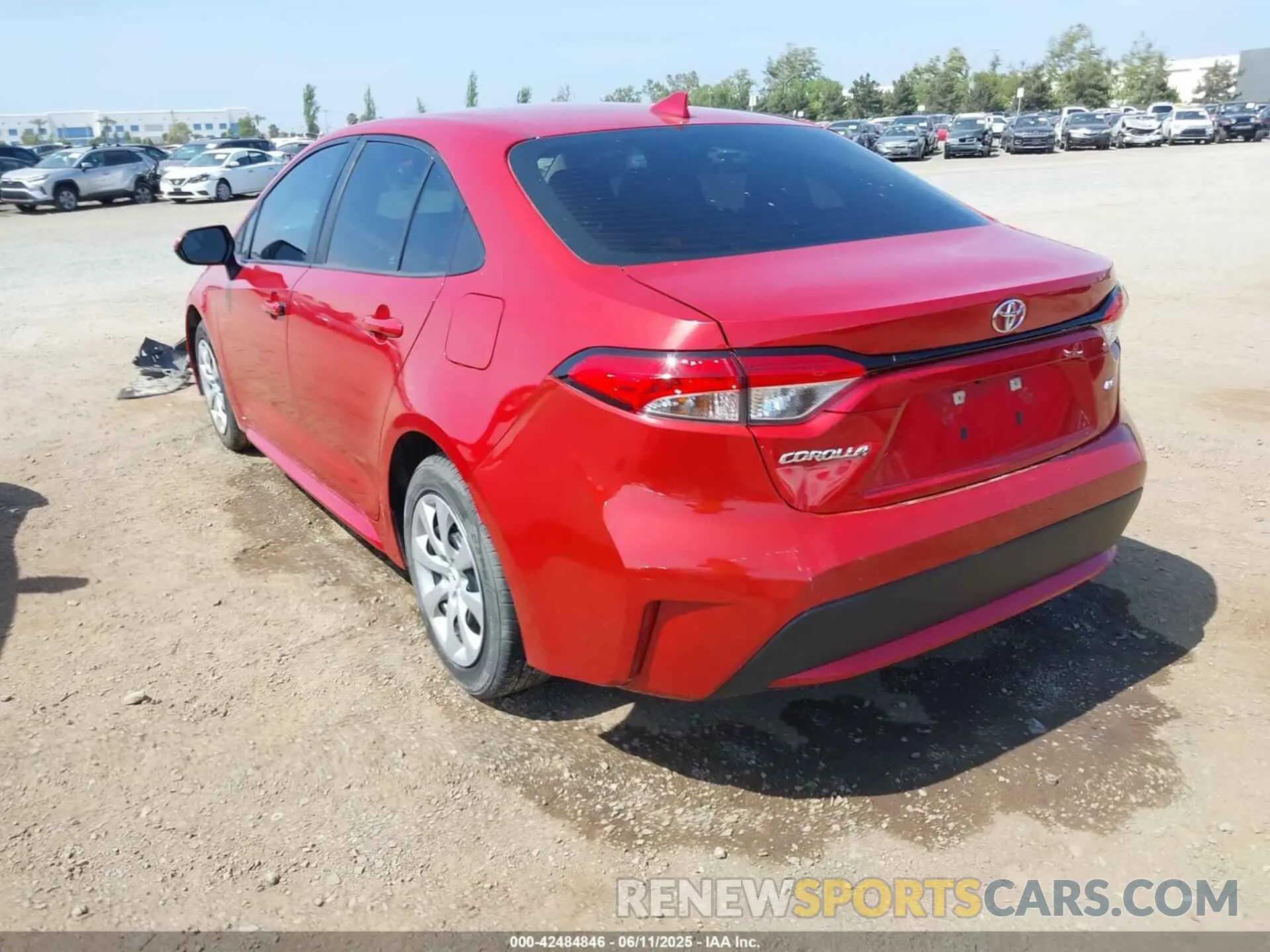 3 Photograph of a damaged car 5YFEPMAE5MP239414 TOYOTA COROLLA 2021