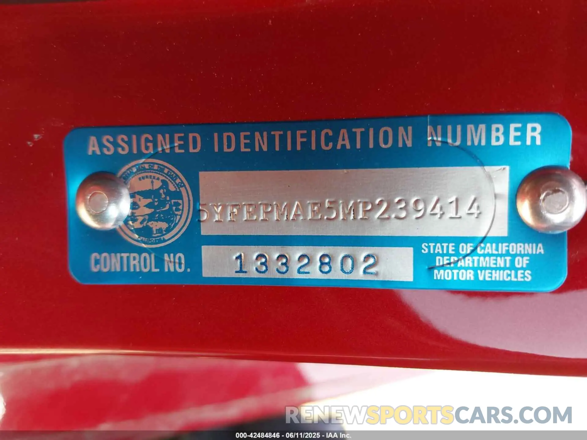 9 Photograph of a damaged car 5YFEPMAE5MP239414 TOYOTA COROLLA 2021