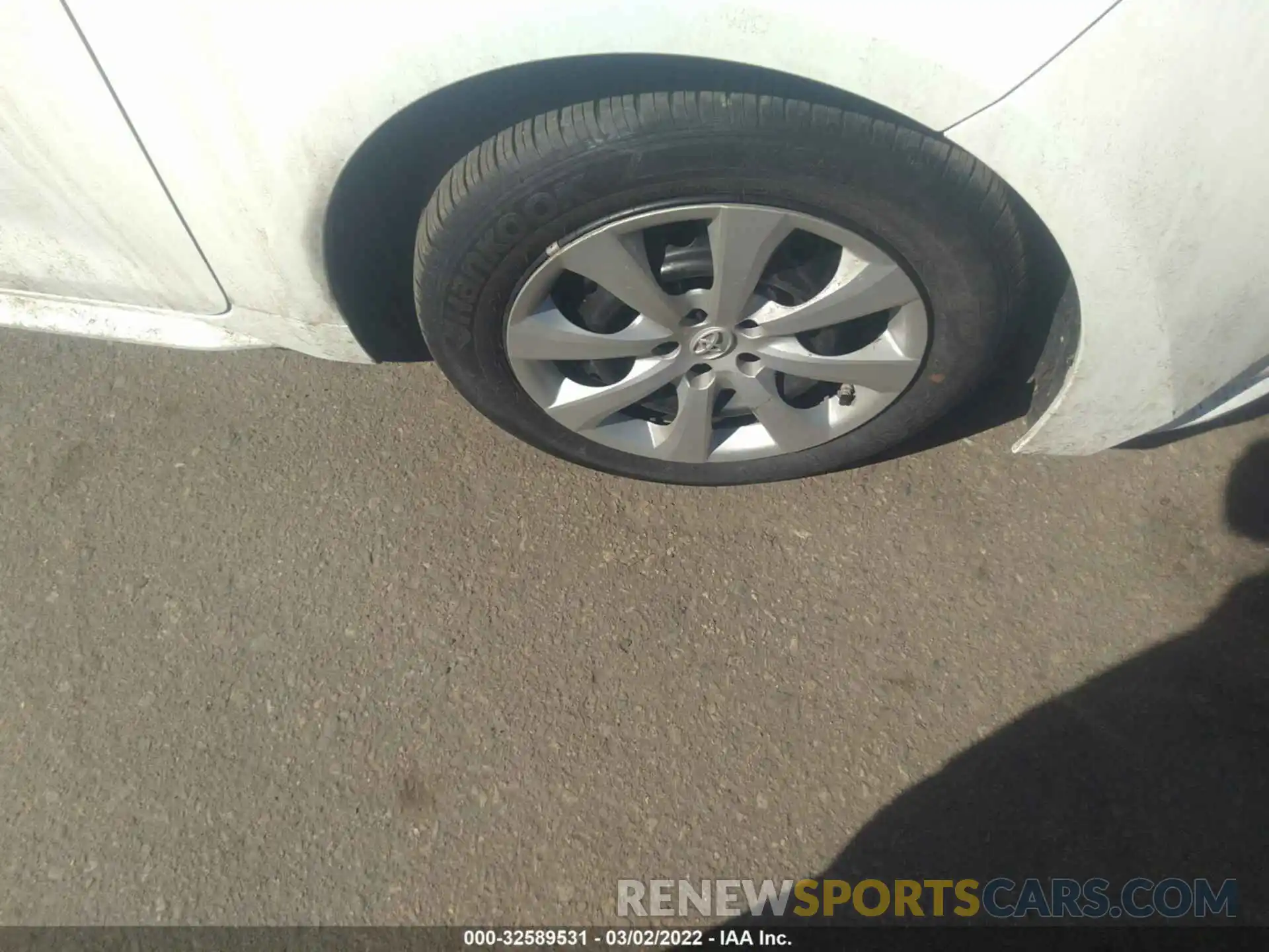 15 Photograph of a damaged car 5YFEPMAE5MP243852 TOYOTA COROLLA 2021