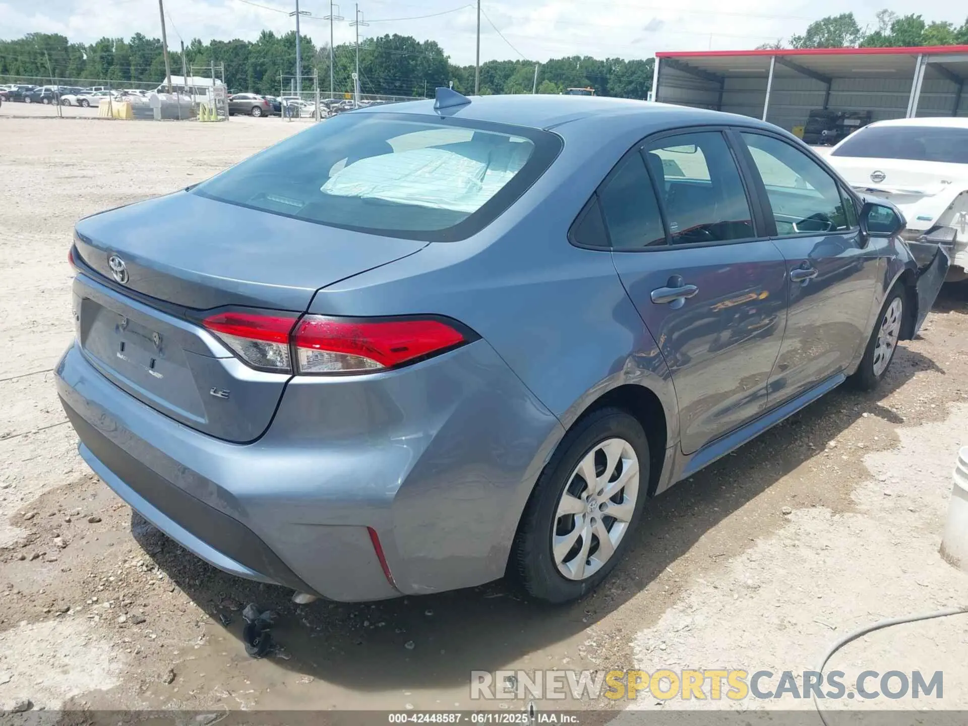 4 Photograph of a damaged car 5YFEPMAE5MP251028 TOYOTA COROLLA 2021