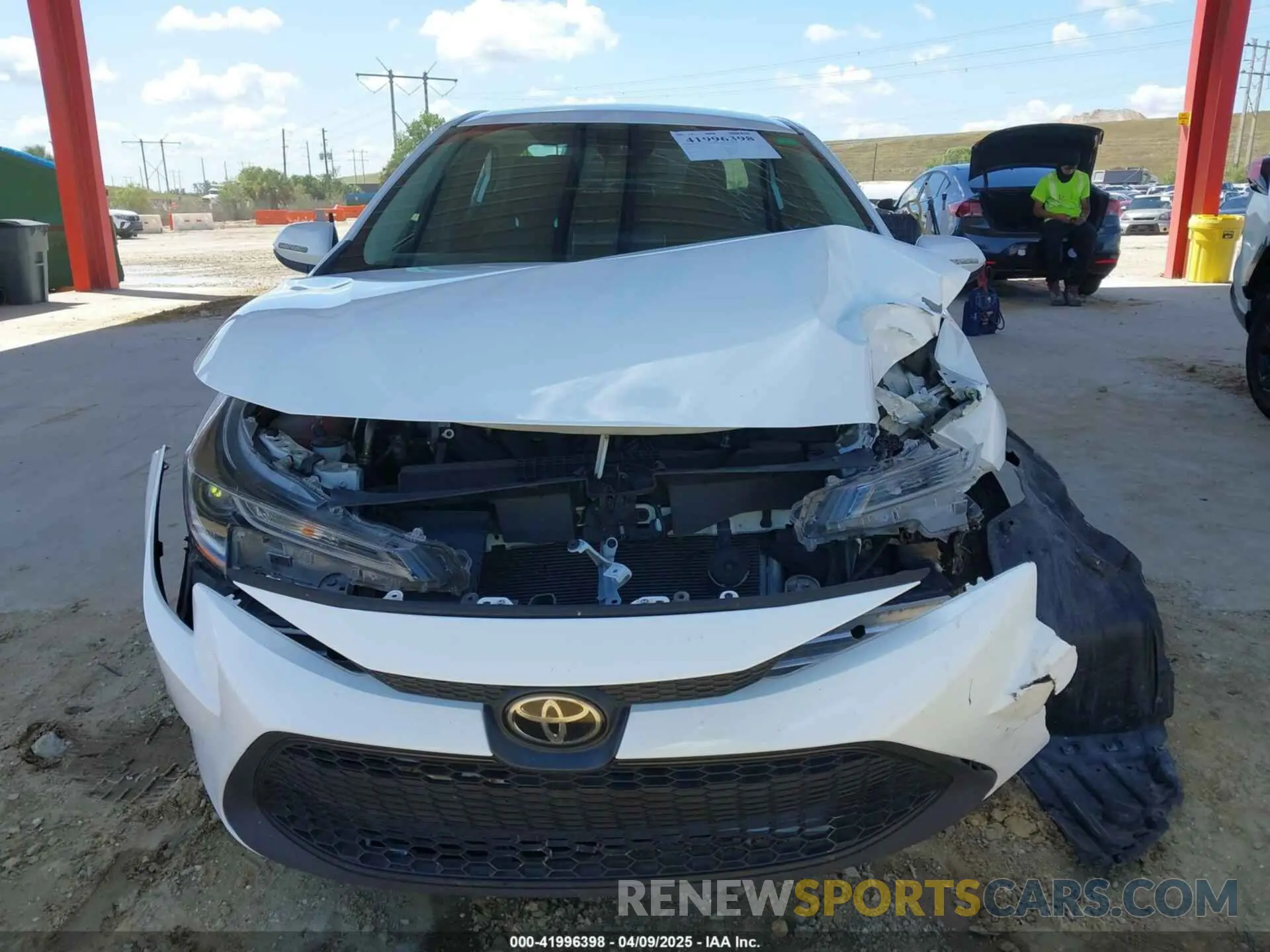 13 Photograph of a damaged car 5YFEPMAE5MP253569 TOYOTA COROLLA 2021