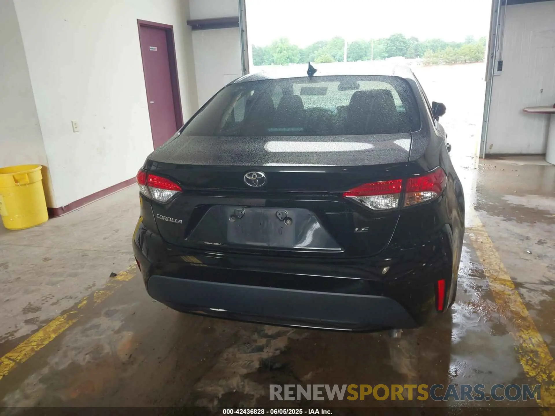 16 Photograph of a damaged car 5YFEPMAE5MP262742 TOYOTA COROLLA 2021