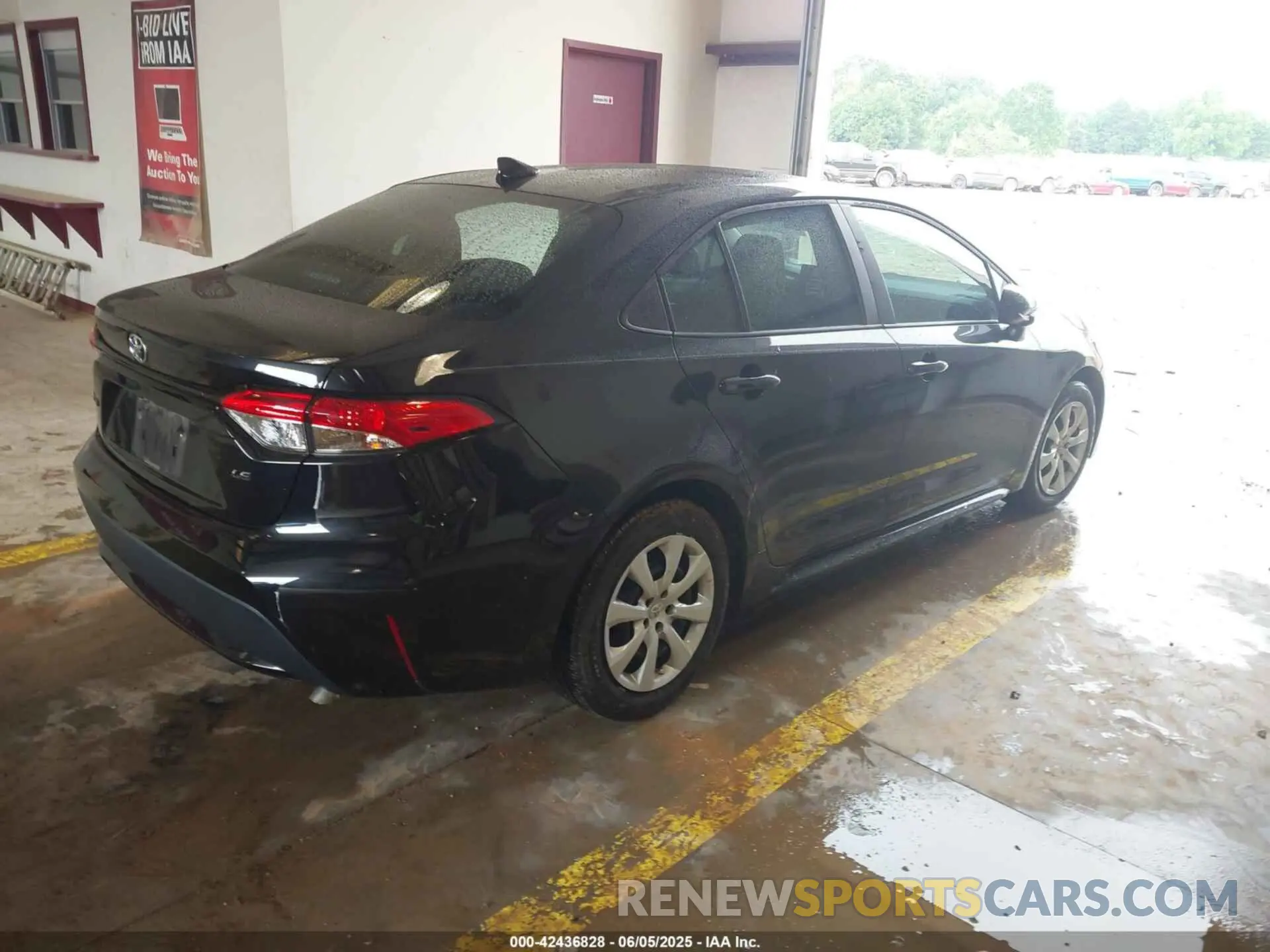 4 Photograph of a damaged car 5YFEPMAE5MP262742 TOYOTA COROLLA 2021