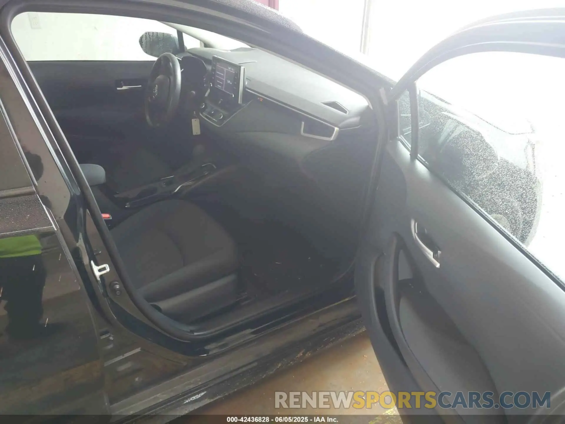 5 Photograph of a damaged car 5YFEPMAE5MP262742 TOYOTA COROLLA 2021