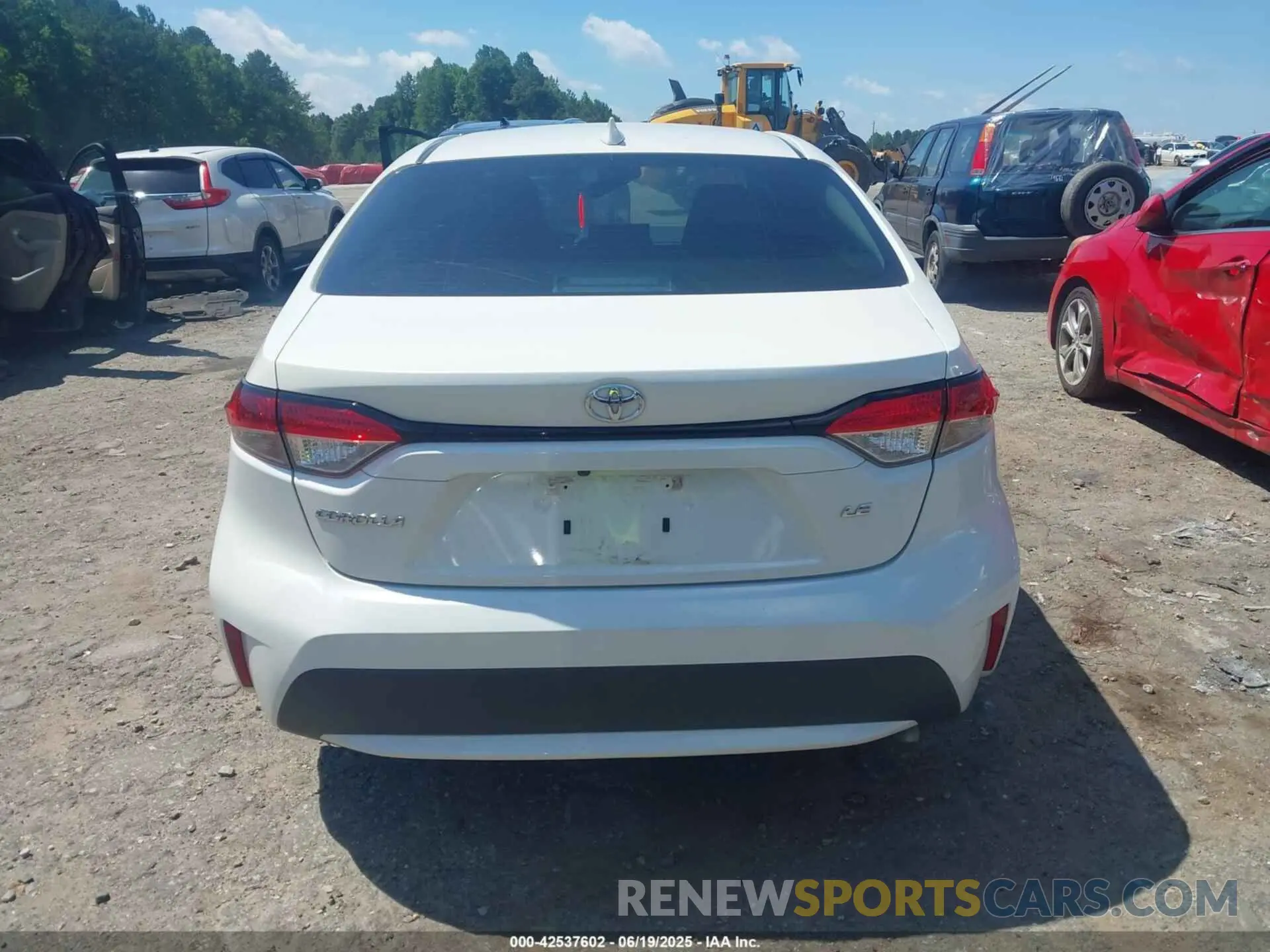 16 Photograph of a damaged car 5YFEPMAE6MP157420 TOYOTA COROLLA 2021