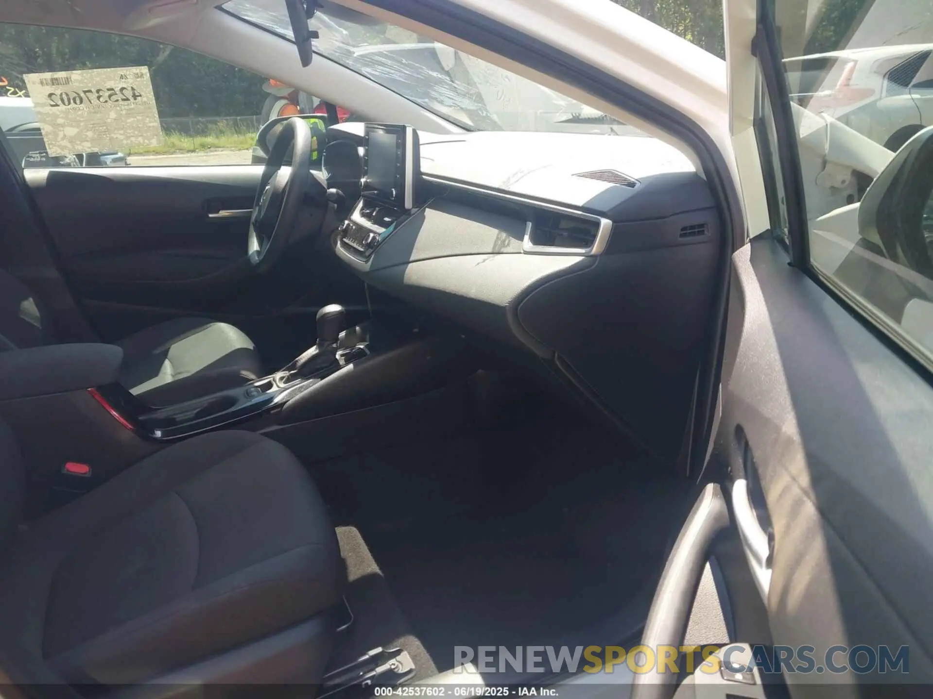 5 Photograph of a damaged car 5YFEPMAE6MP157420 TOYOTA COROLLA 2021