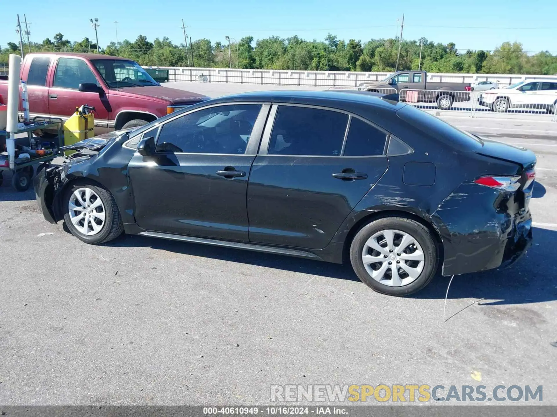 14 Photograph of a damaged car 5YFEPMAE6MP163265 TOYOTA COROLLA 2021