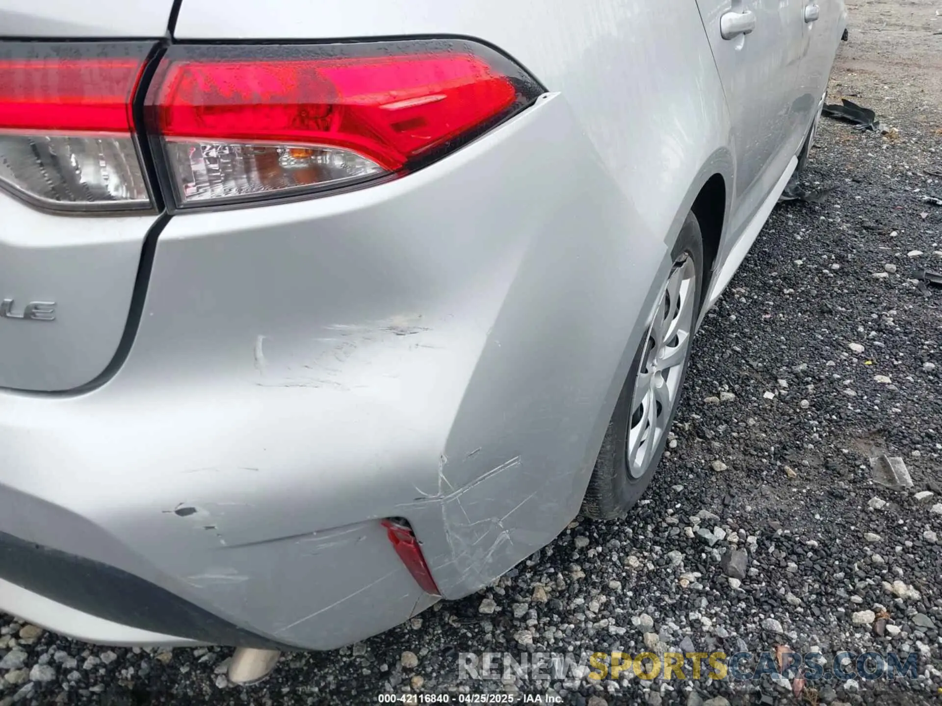 18 Photograph of a damaged car 5YFEPMAE6MP180793 TOYOTA COROLLA 2021
