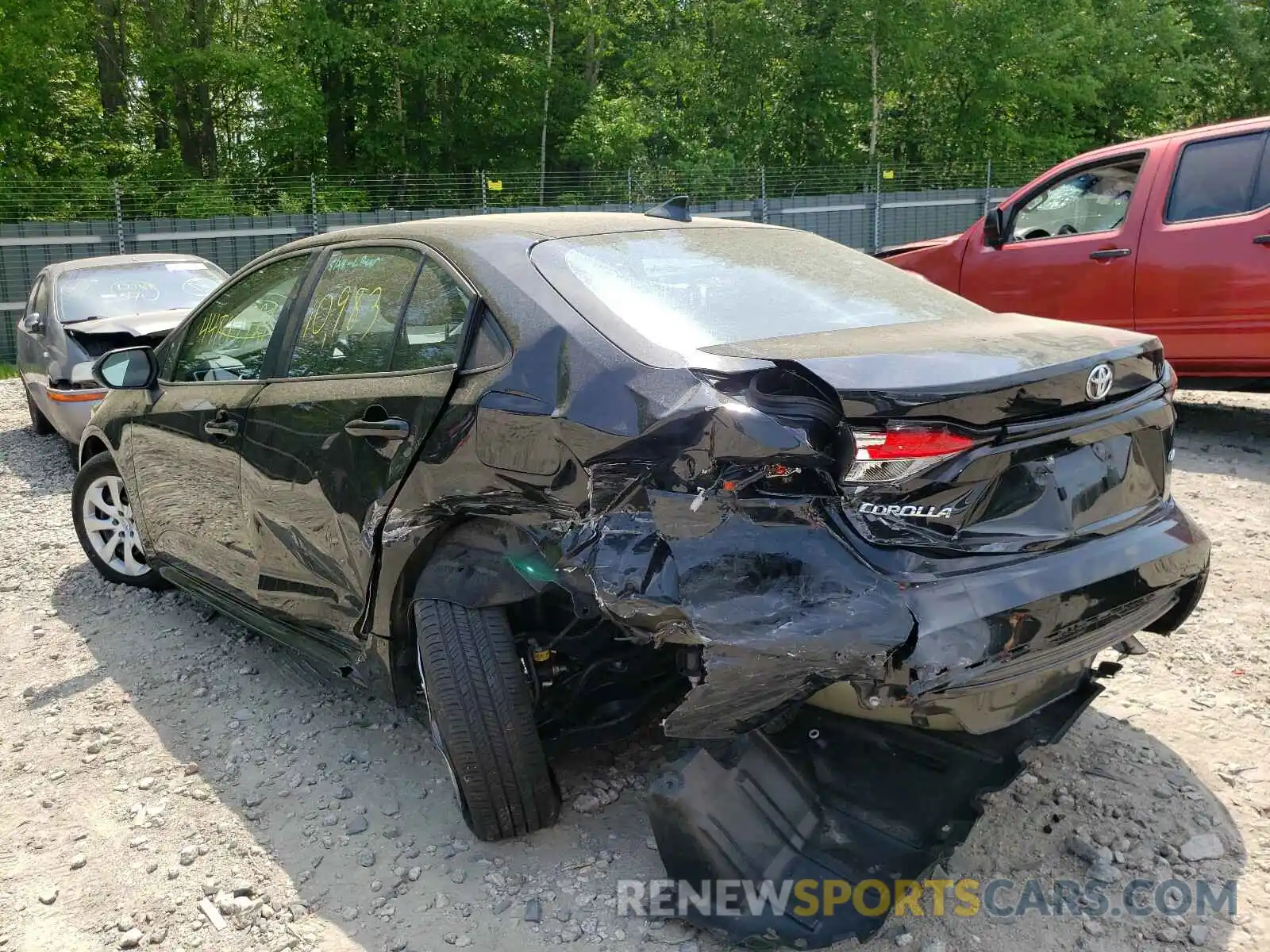 3 Photograph of a damaged car 5YFEPMAE6MP185816 TOYOTA COROLLA 2021