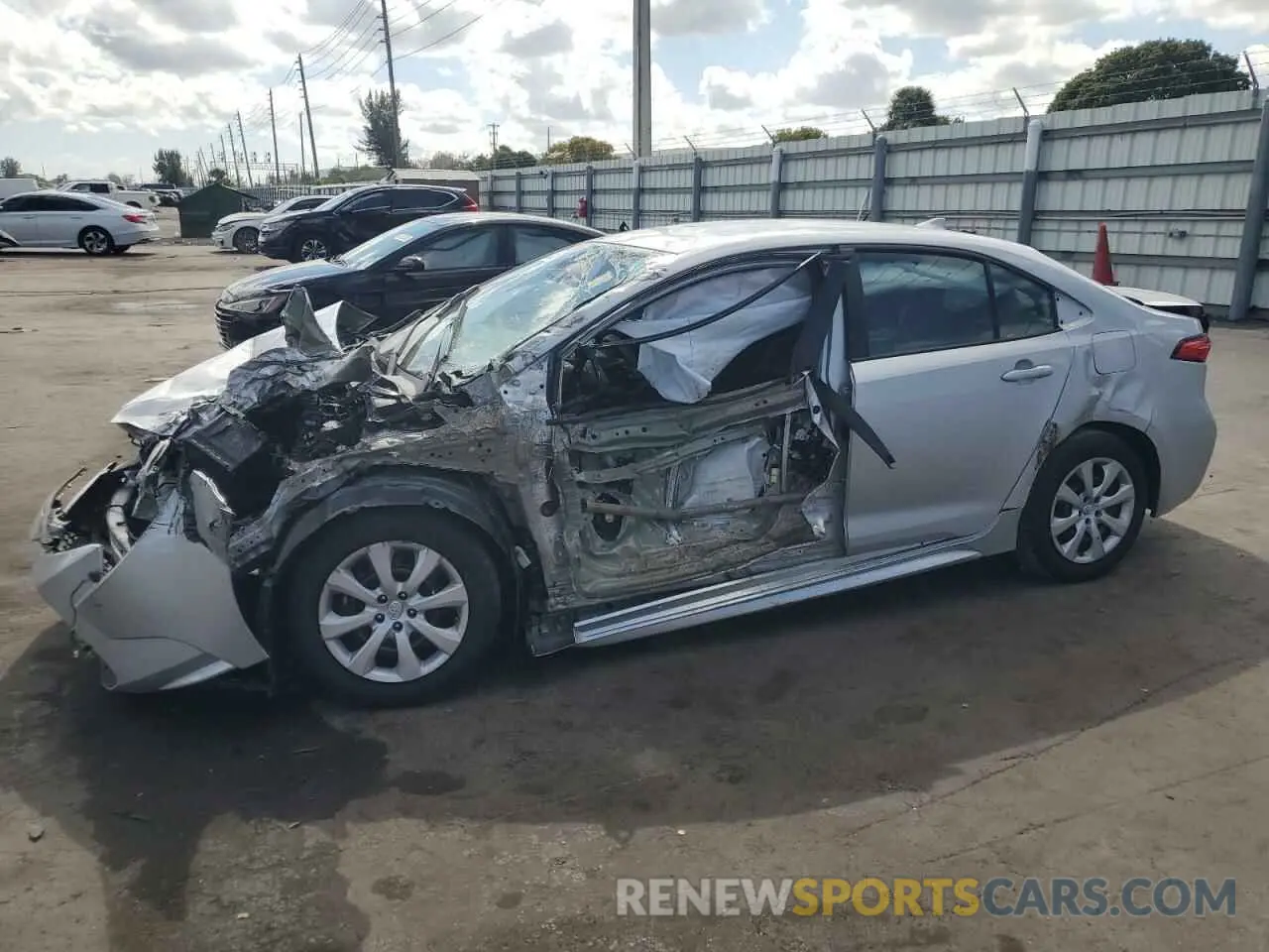 1 Photograph of a damaged car 5YFEPMAE6MP192376 TOYOTA COROLLA 2021