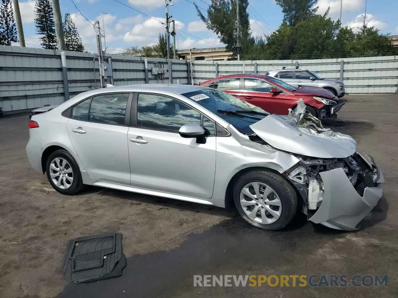 4 Photograph of a damaged car 5YFEPMAE6MP192376 TOYOTA COROLLA 2021
