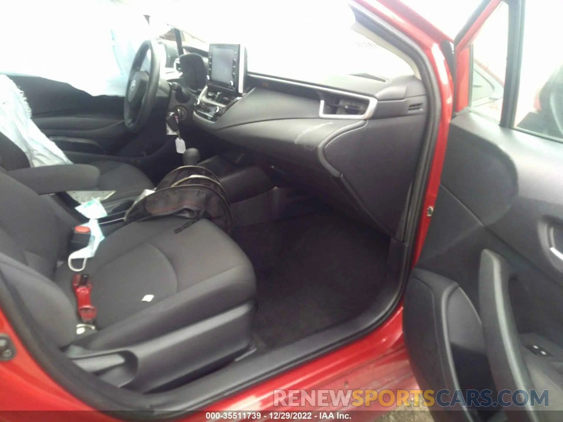 5 Photograph of a damaged car 5YFEPMAE6MP192703 TOYOTA COROLLA 2021