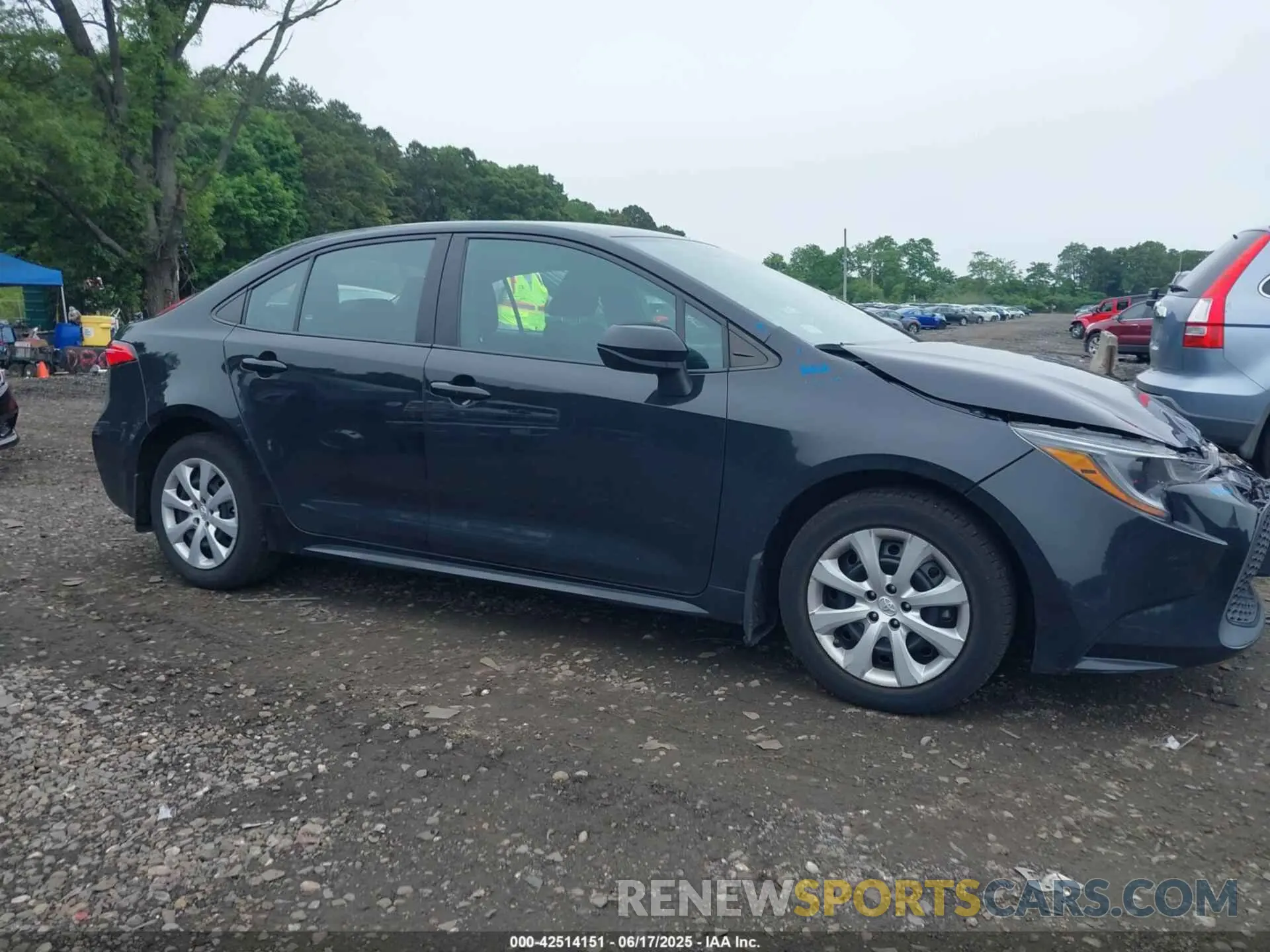 13 Photograph of a damaged car 5YFEPMAE6MP209628 TOYOTA COROLLA 2021
