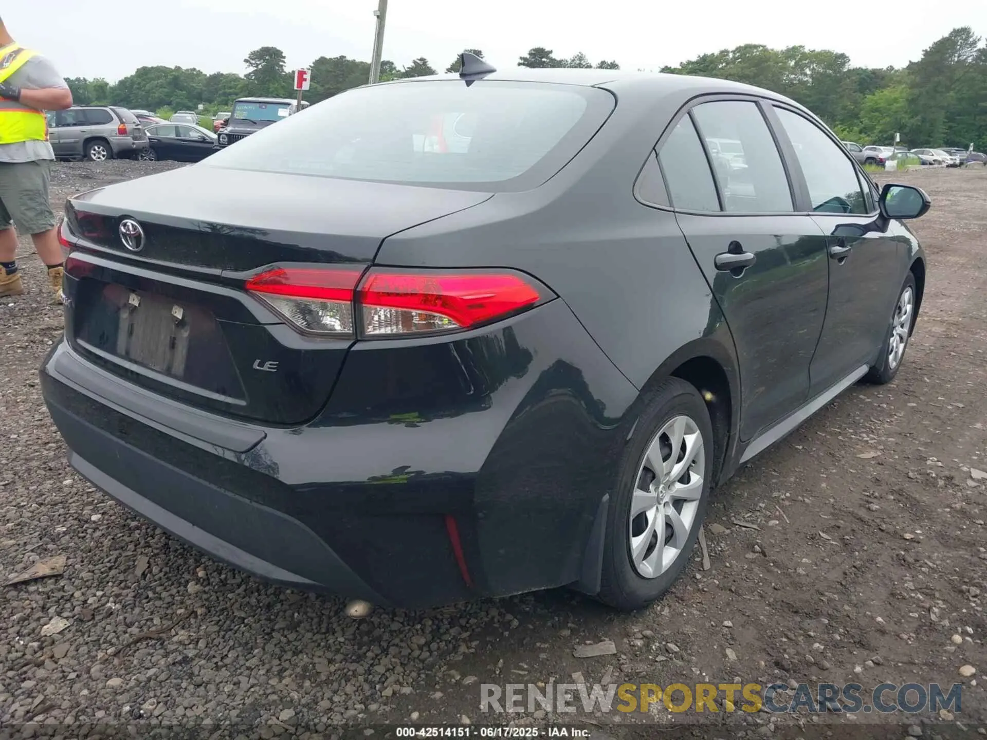 4 Photograph of a damaged car 5YFEPMAE6MP209628 TOYOTA COROLLA 2021