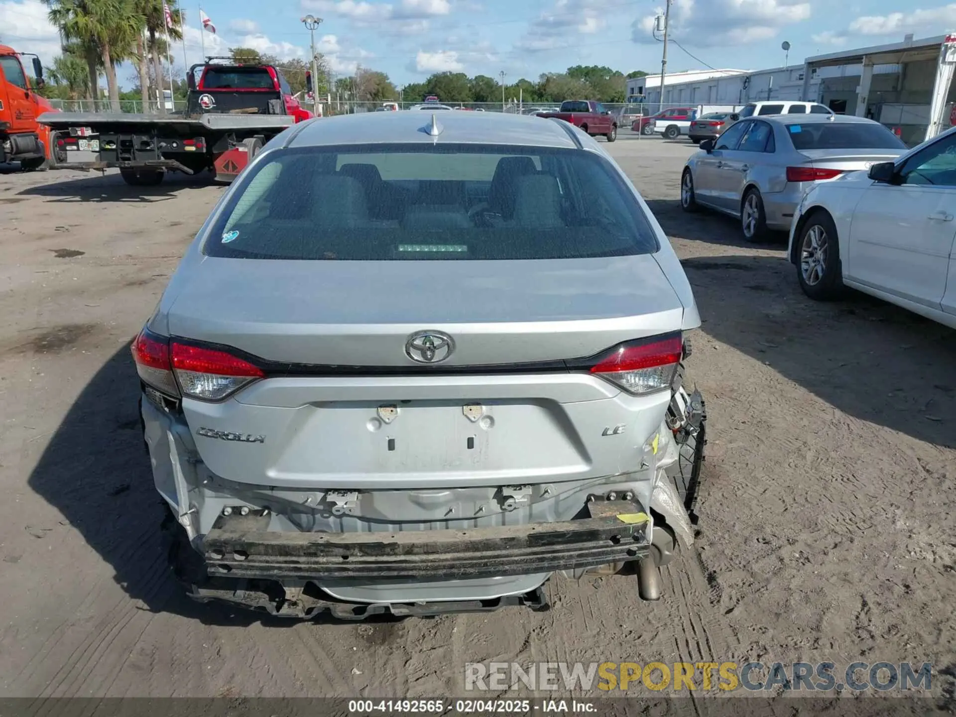 17 Photograph of a damaged car 5YFEPMAE6MP211881 TOYOTA COROLLA 2021