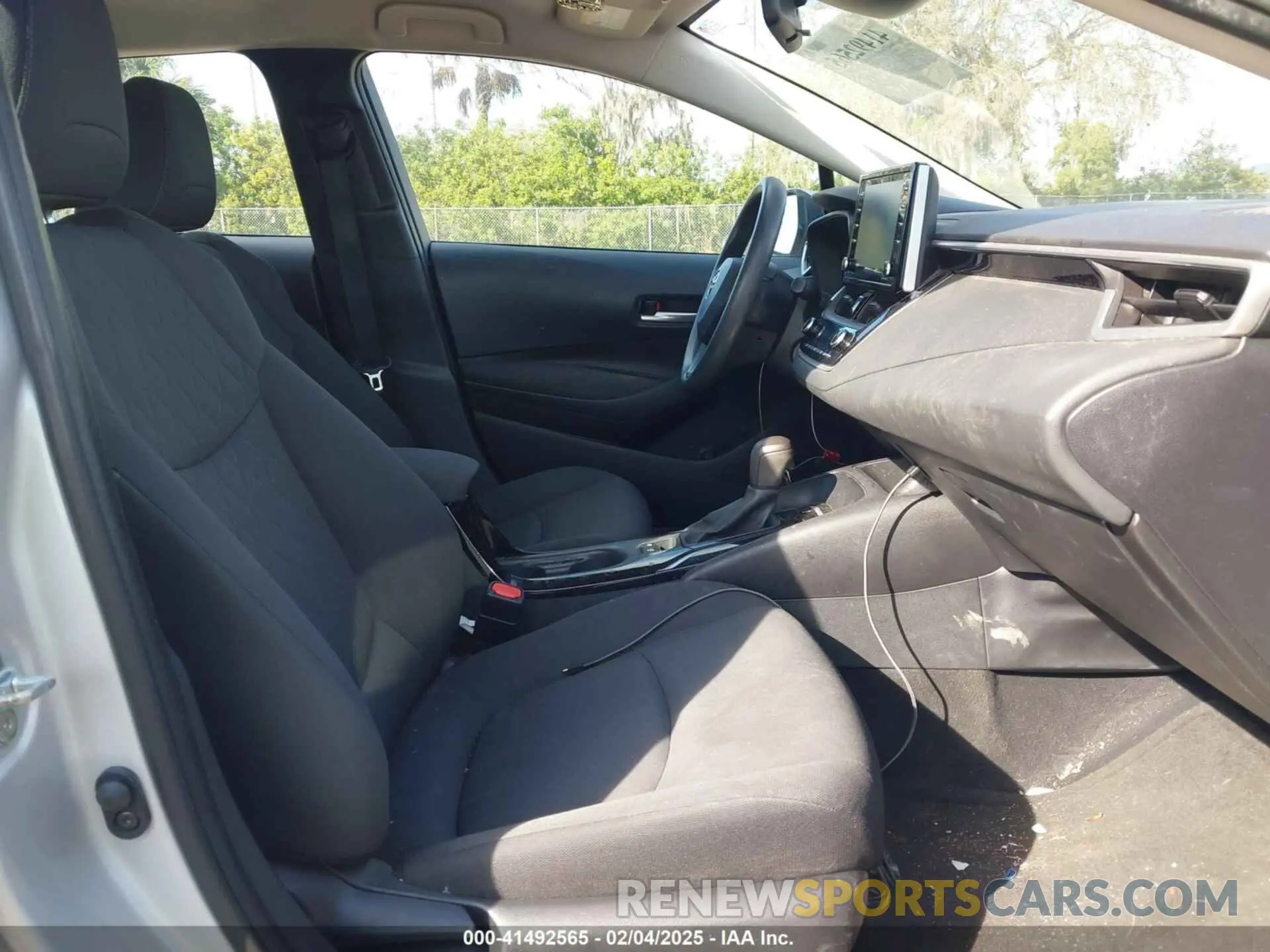 5 Photograph of a damaged car 5YFEPMAE6MP211881 TOYOTA COROLLA 2021