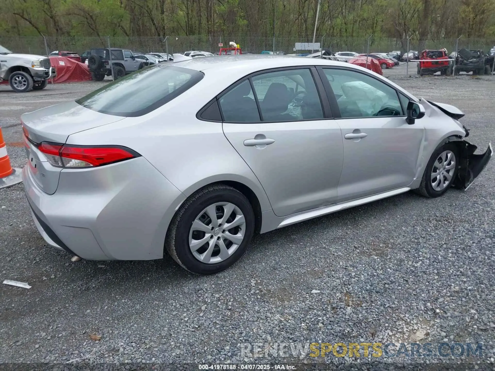 4 Photograph of a damaged car 5YFEPMAE6MP213470 TOYOTA COROLLA 2021